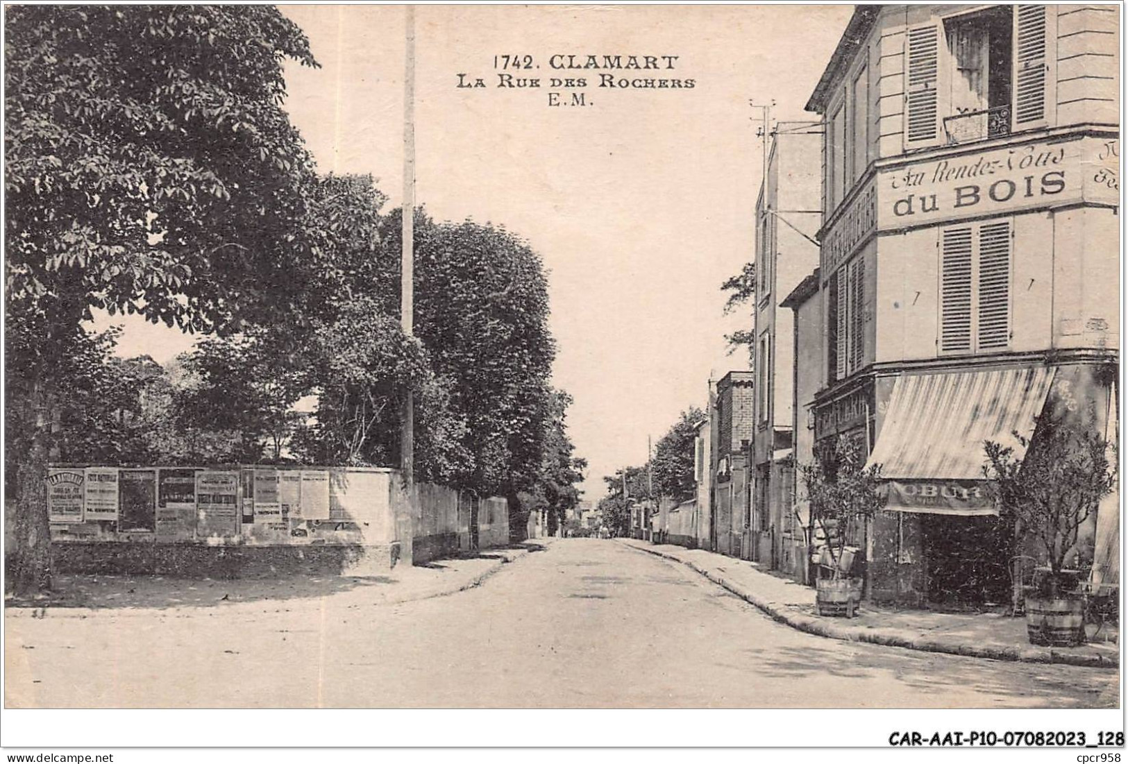 CAR-AAIP10-92-0927 - CLAMART - La Rue Des Rochers - Au Rendez-Vous Du Bois - Clamart