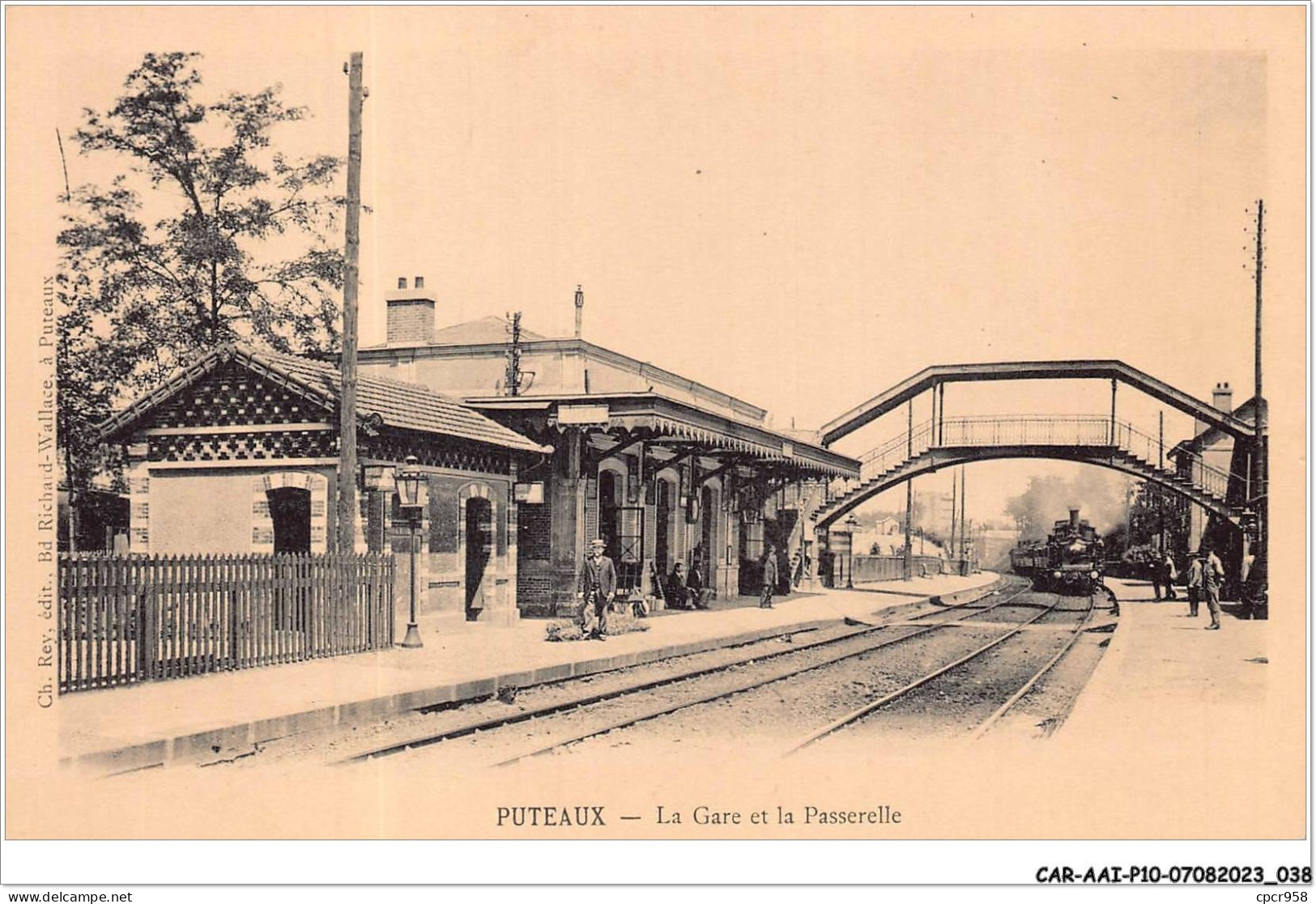 CAR-AAIP10-92-0882 - PUTEAUX - La Gare Et La Passerelle  - Puteaux