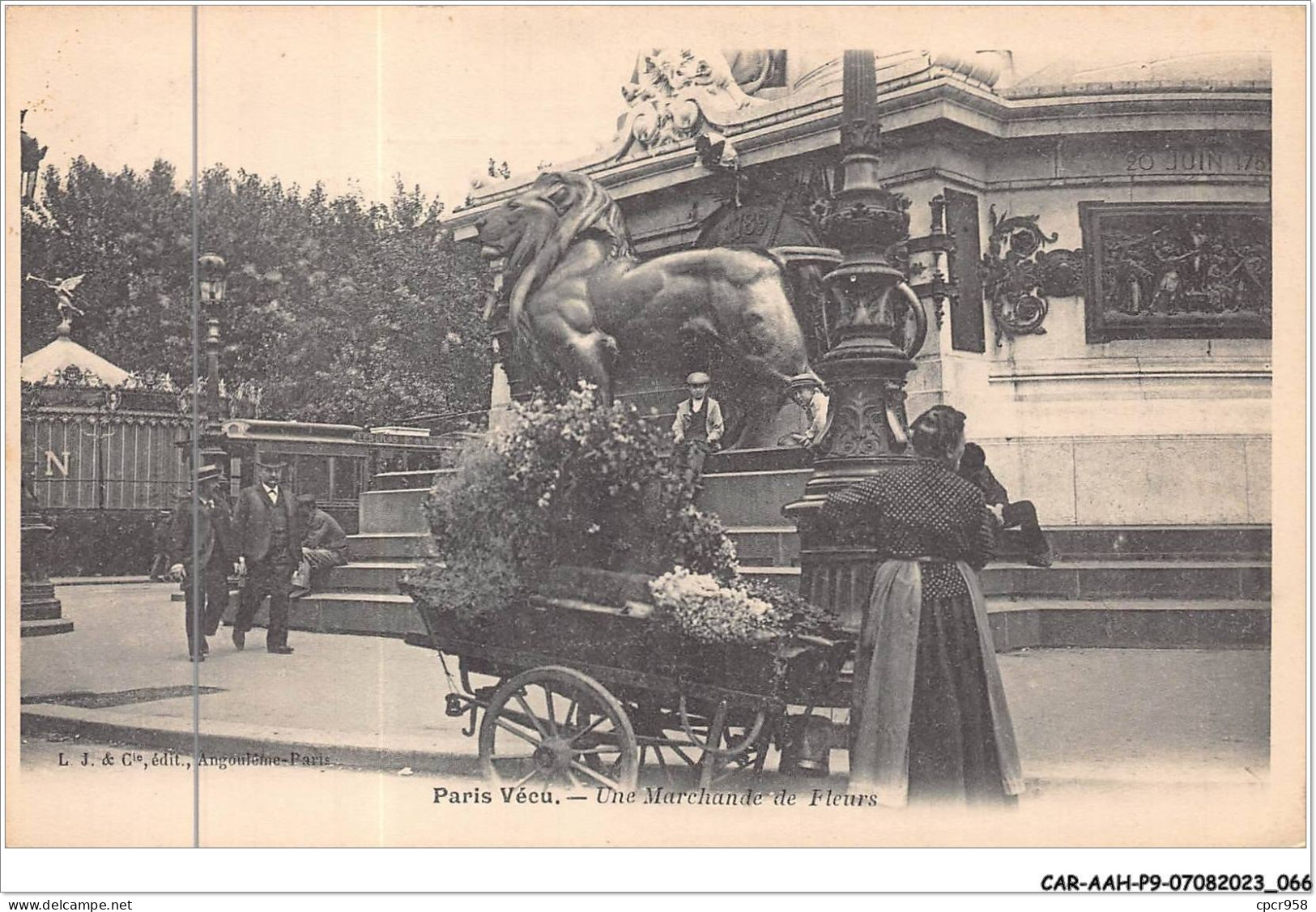 CAR-AAHP9-75-0803 - PARIS VECU - Une Marchande De Fleurs - Artesanos De Páris