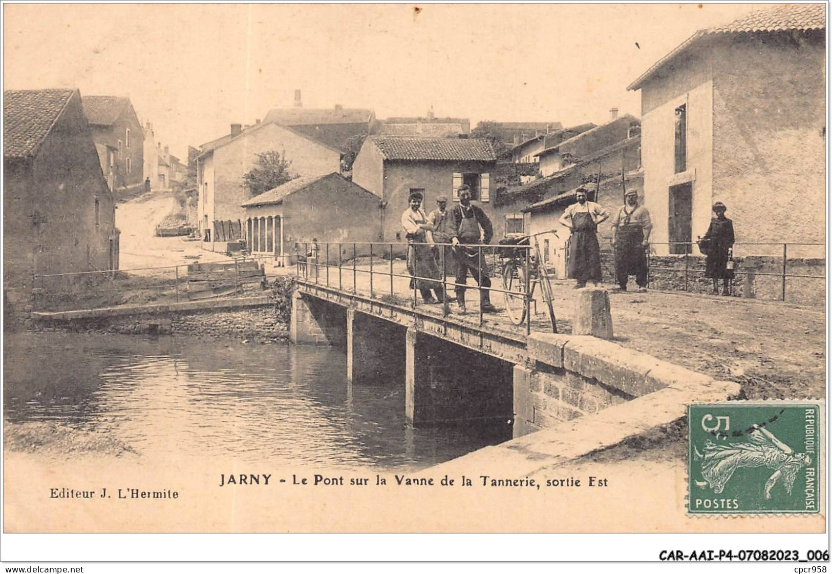 CAR-AAIP4-54-0290 - JARNY - Le Pont Sur La Vanne De La Tannerie, Sortie Est  - Jarny