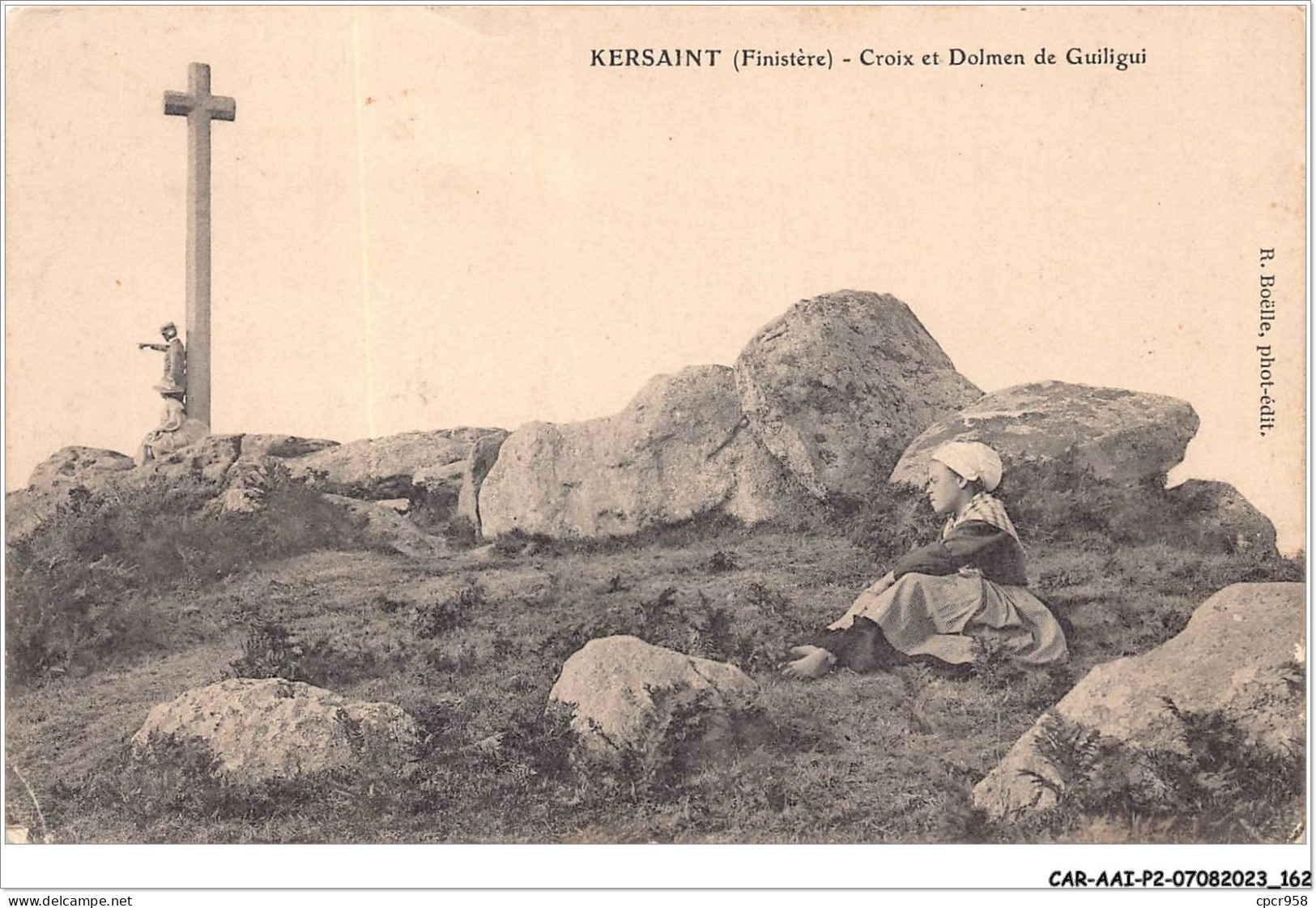 CAR-AAIP2-29-0179 - KERSAINT - Croix Et Dolmen De Guiligui - Kersaint-Plabennec
