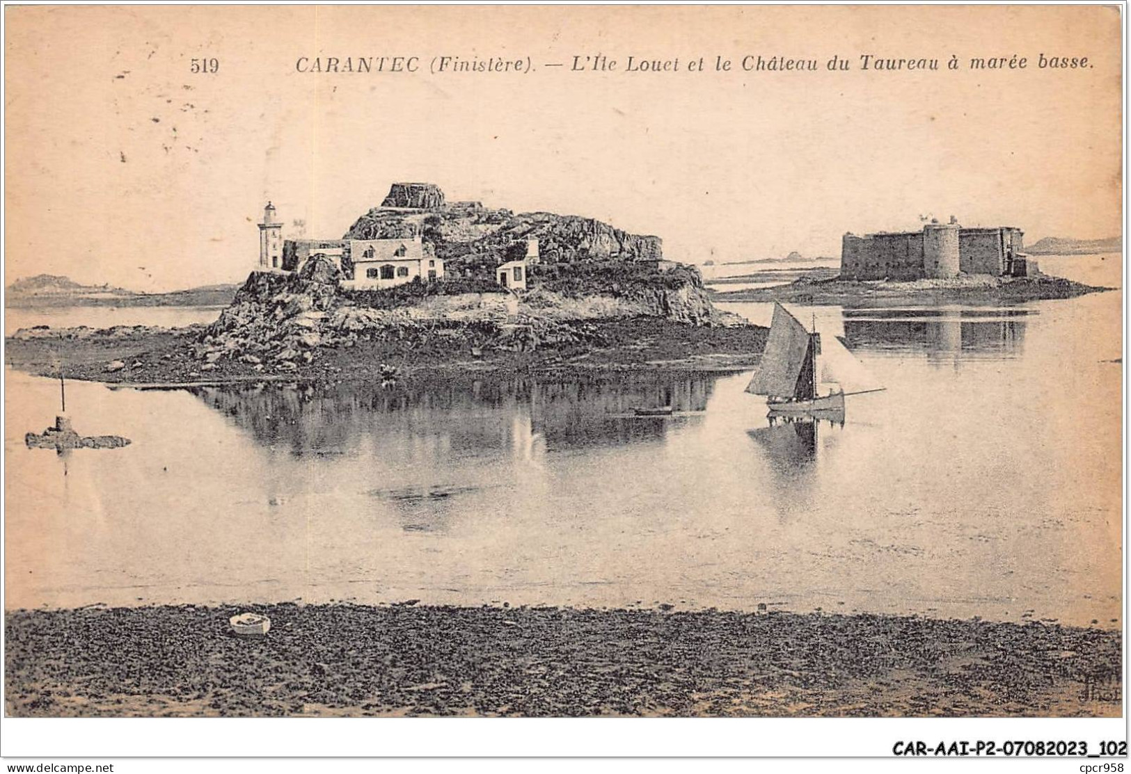 CAR-AAIP2-29-0149 - CARANTEC - L'ile Louet Et Le Chateau De Taureau A Marée Basse - Carantec