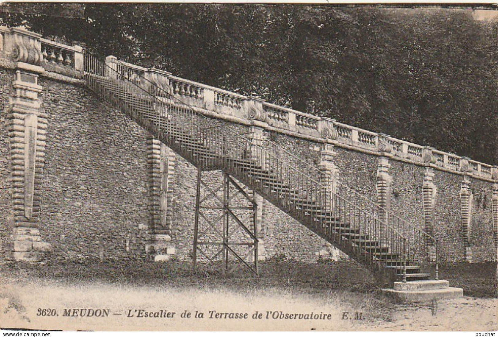 MO 2-(92) MEUDON - L' ESCALIER DE LA TERRASSE DE L' OBSERVATOIRE  - 2 SCANS  - Meudon