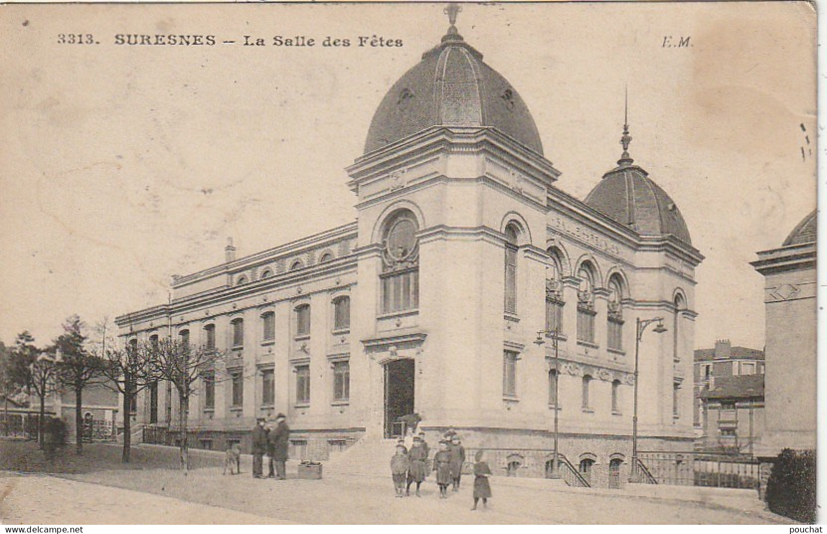 MO 4-(92) SURESNES - LA SALLE DES FETES - GROUPE D' ENFANTS  - 2 SCANS  - Suresnes