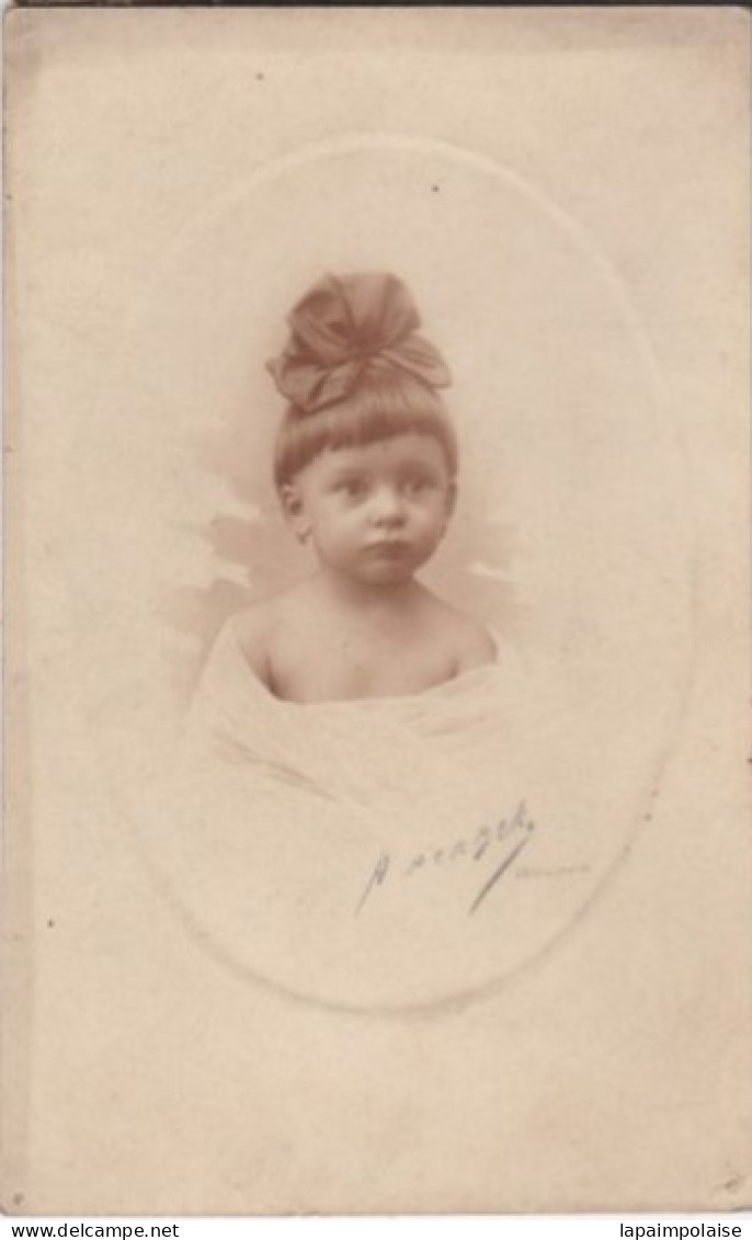 Carte Photo De Cabinet Portrait Nuage Sépia D'une Fillette Avec Noeud Dans Cheveux Photo A DE RYCKE Tourcoing Réf 29988 - Anonyme Personen