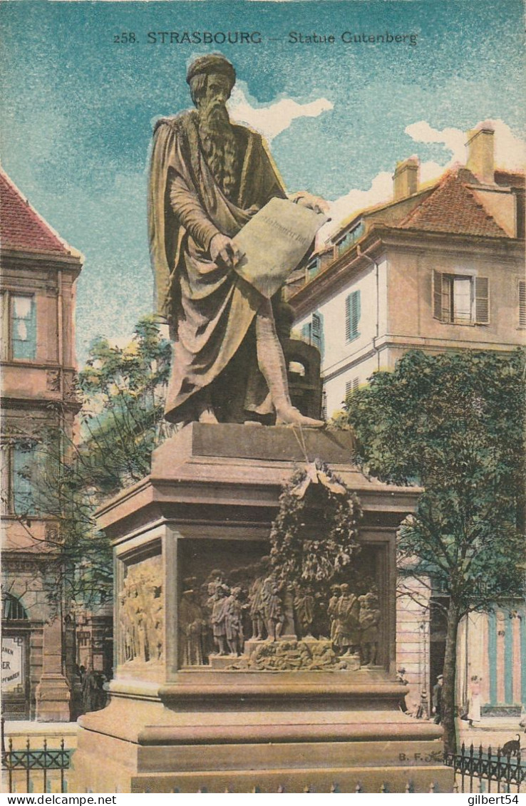 STRASBOURG -67--  Statue De Gutemberg. - Strasbourg