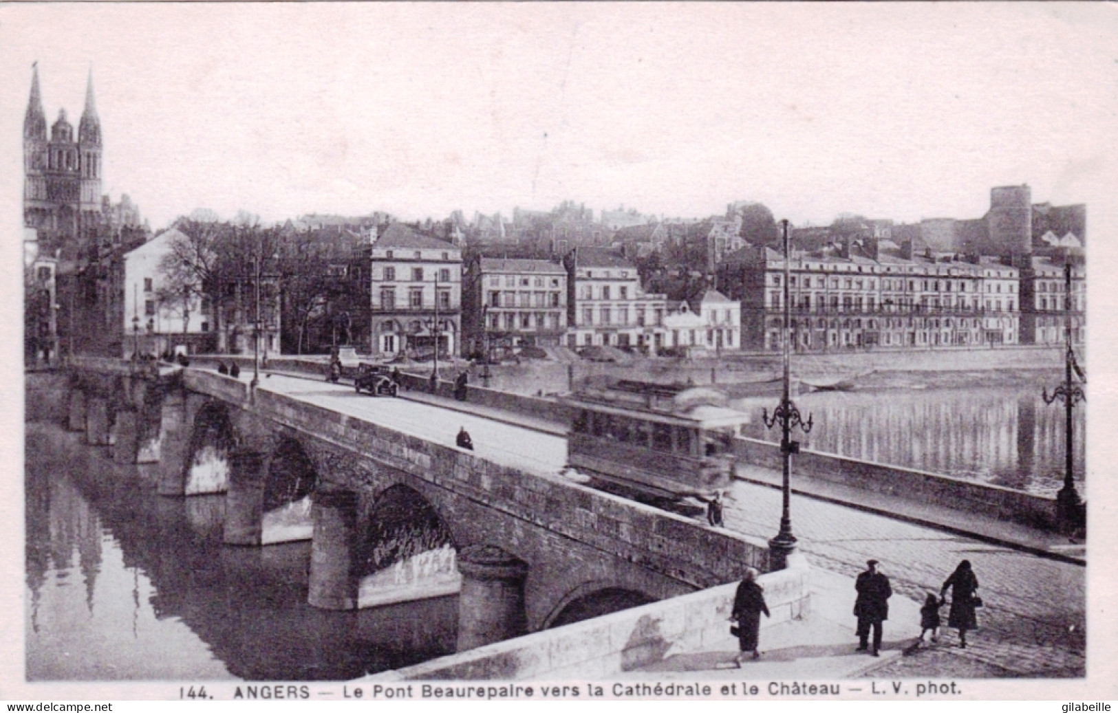 49 - Maine Et Loire - ANGERS -  Le Pont Beaurepaire Vers La Cathedrale Et Le Chateau - Angers