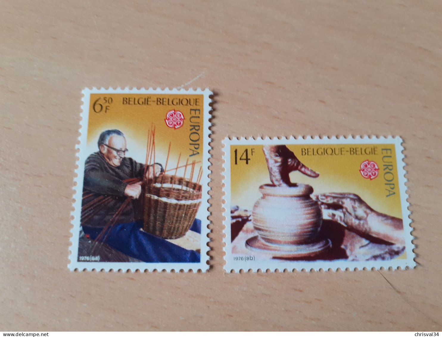 TIMBRES   BELGIQUE    ANNÉE  1976      N  1800  /  1801   COTE  3,00  EUROS   NEUFS   LUXE** - Nuovi