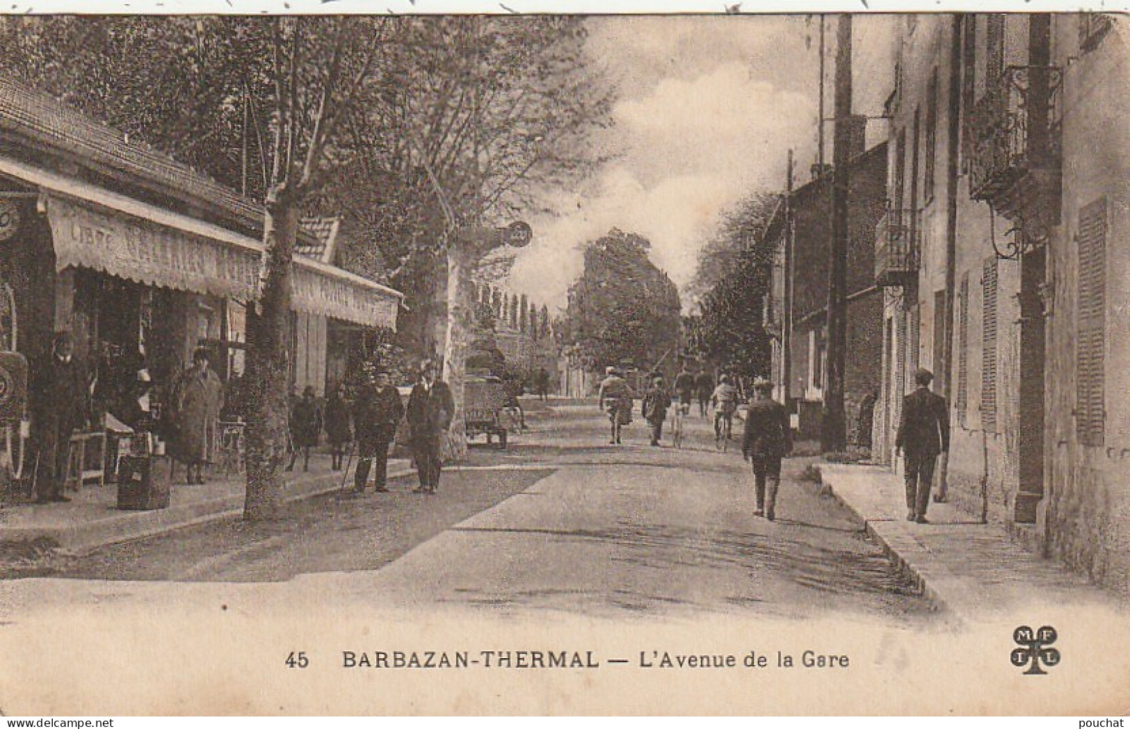 MO 19-(31) BARBAZAN THERMAL - L' AVENUE DE LA GARE - COMMERCE : GALERIES MODERNES - ANIMATION  - 2 SCANS - Barbazan