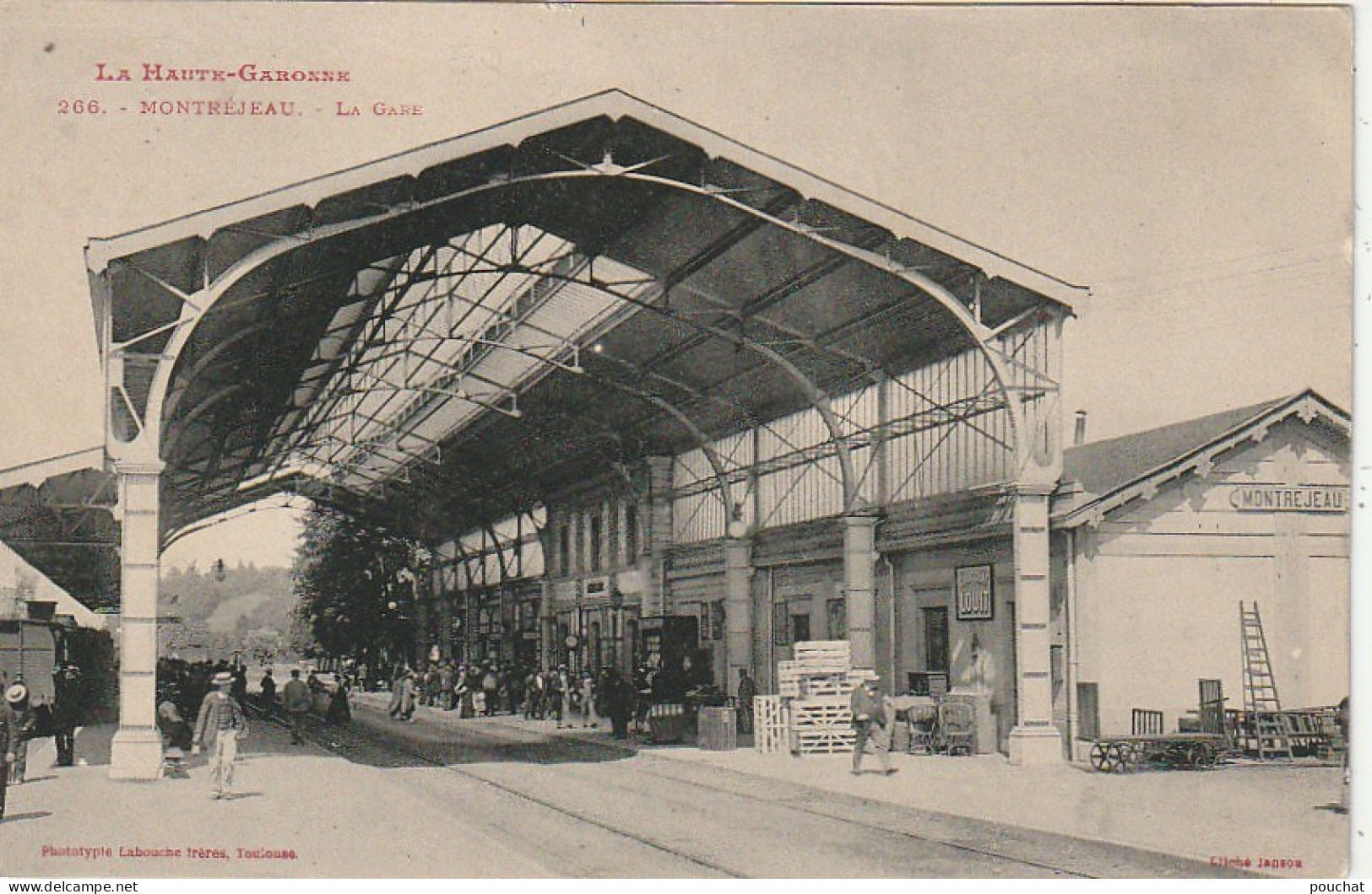 MO 21- (31) MONTREJEAU - LA GARE - VOYAGEURS SUR LES QUAIS  - 2 SCANS - Montréjeau