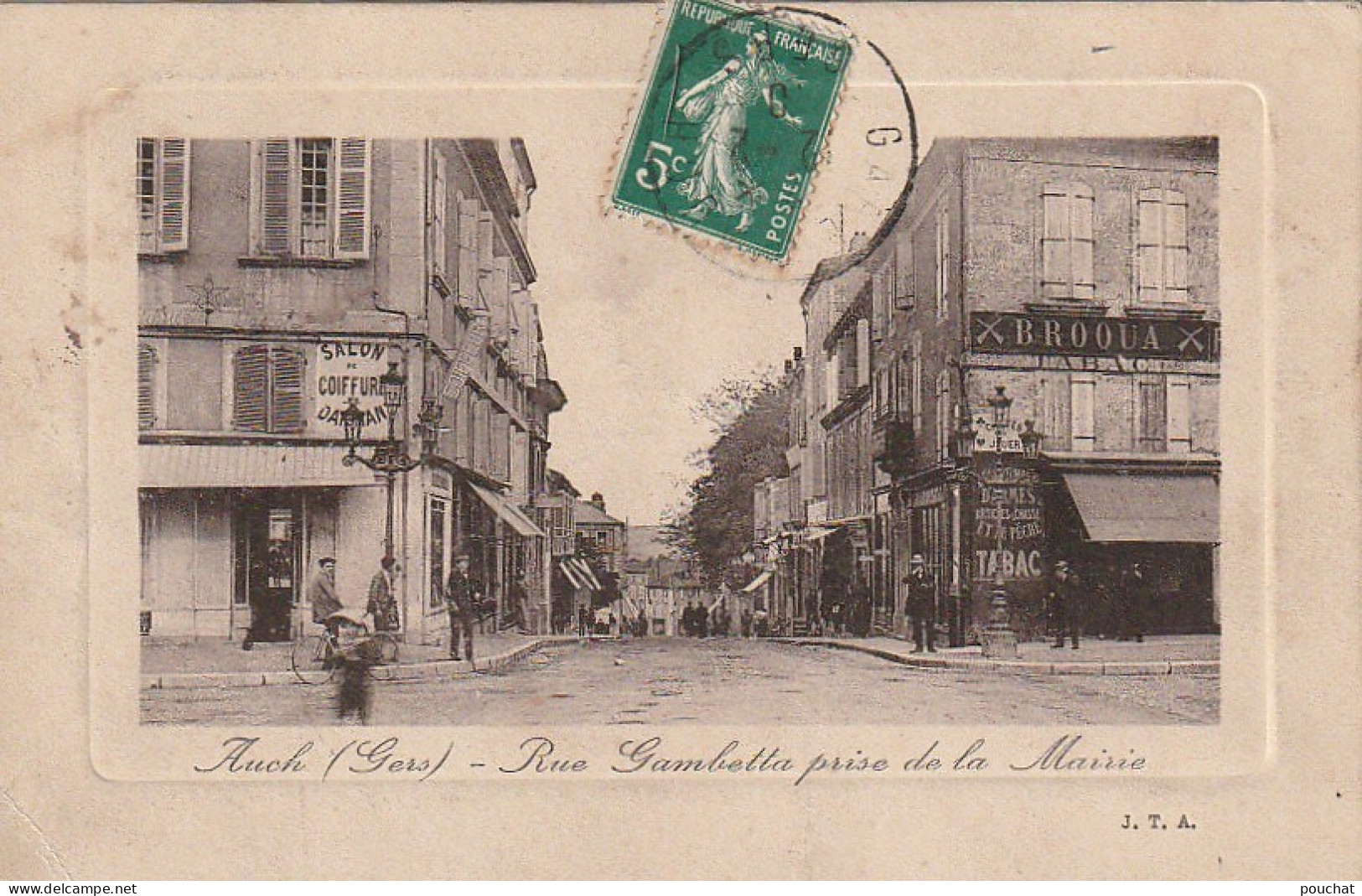 MO 23 -(32) AUCH - RUE GAMBETTA PRISE DE LA MAIRIE - COMMERCES - ANIMATION - 2 SCANS - Auch