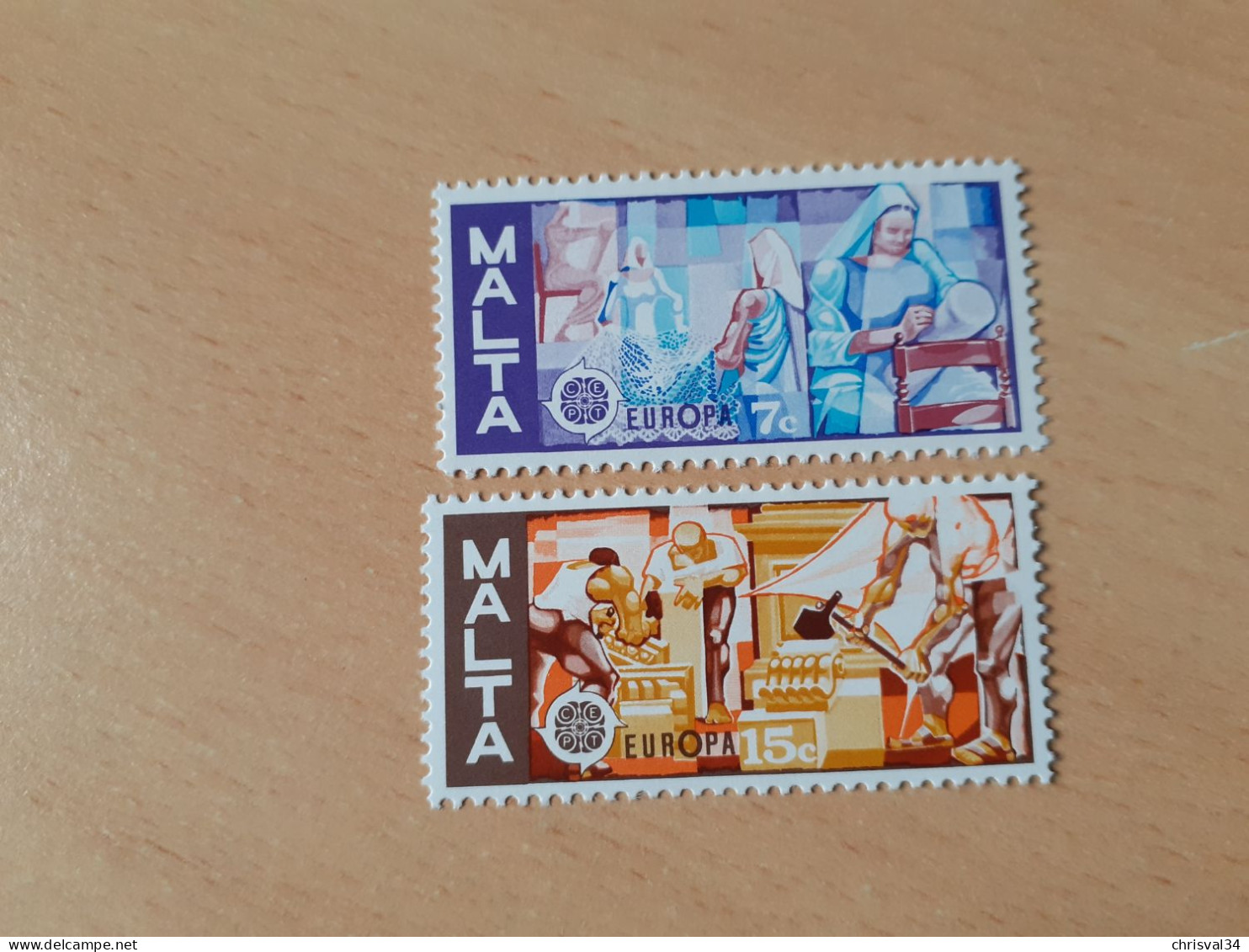 TIMBRES   MALTE    ANNÉE  1976      N  527  /  528   COTE  2,00  EUROS   NEUFS   LUXE** - Malta