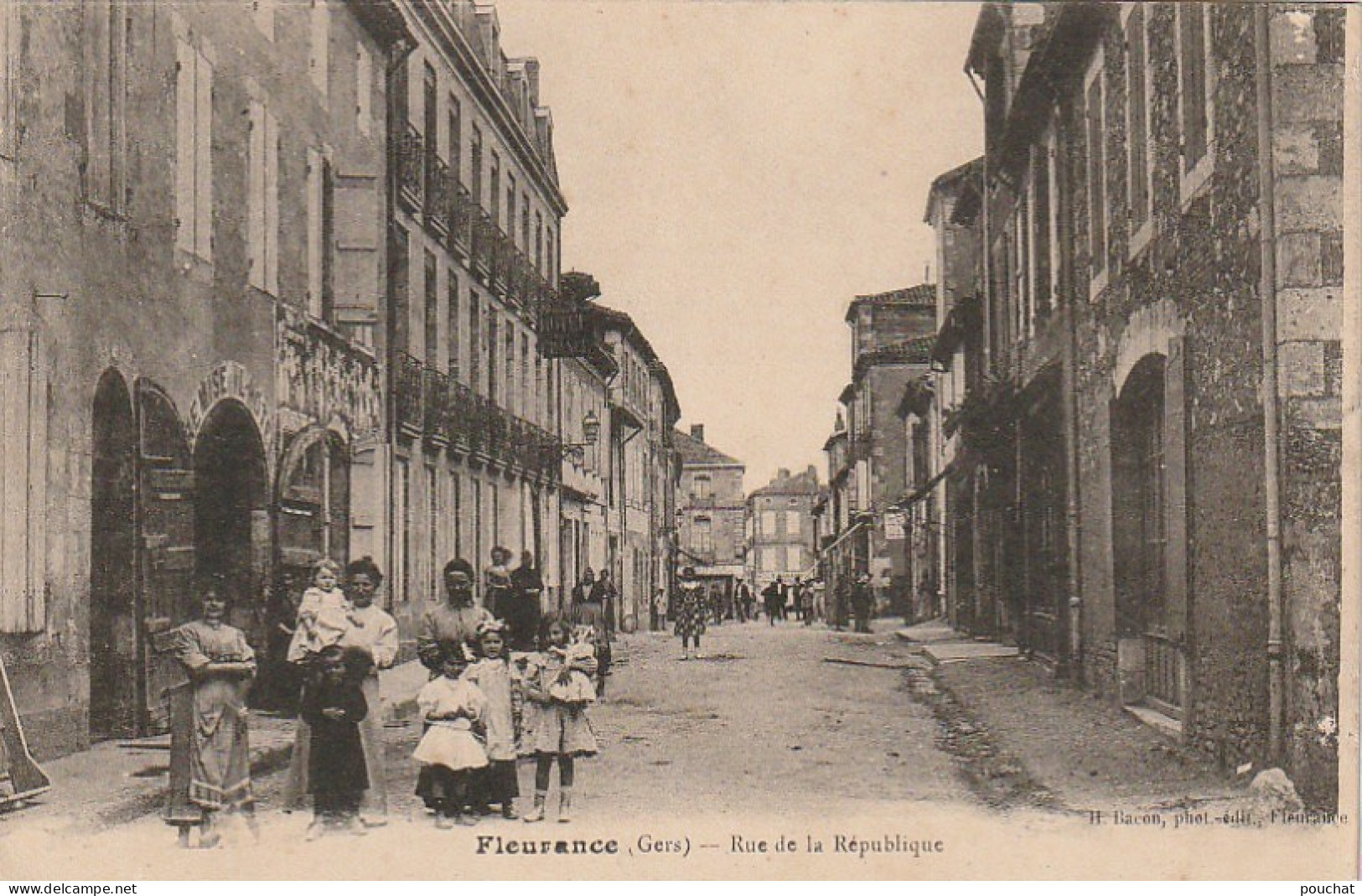 MO 26-(32) FLEURANCE - RUE DE LA REPUBLIQUE - ANIMATION - 2 SCANS - Fleurance