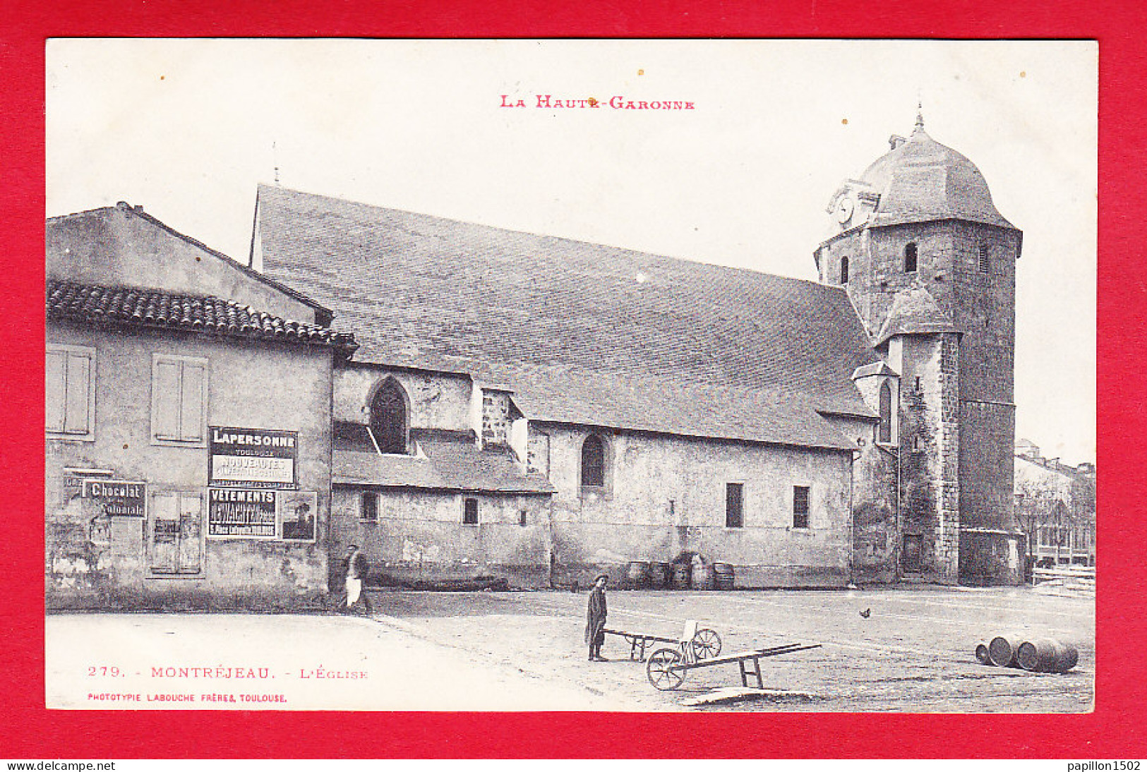 F-31-Montrejeau-01P204  L'église, Petite Animation, Voir Pubs Sur Le Mur, Cpa BE - Montréjeau