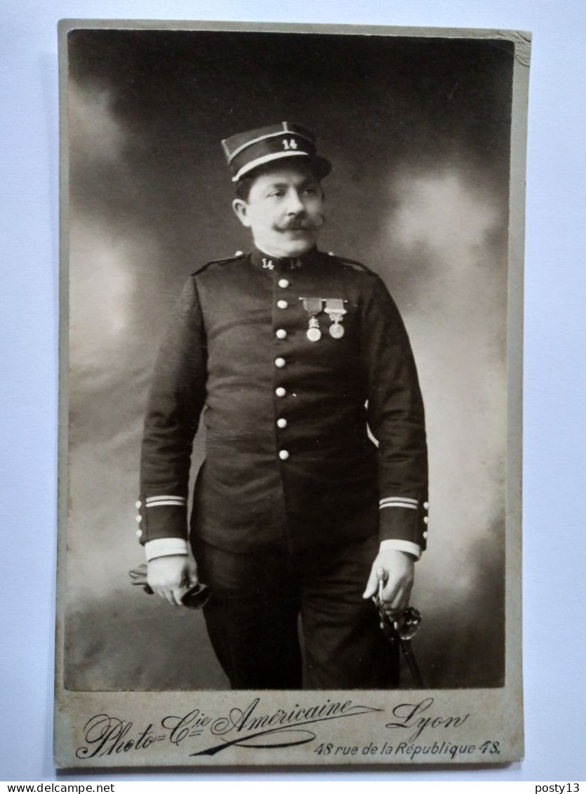 CDV Format Cabinet - Officier Médailles Sabre - 14 Sur Col - Lyon - TBE - Guerre, Militaire