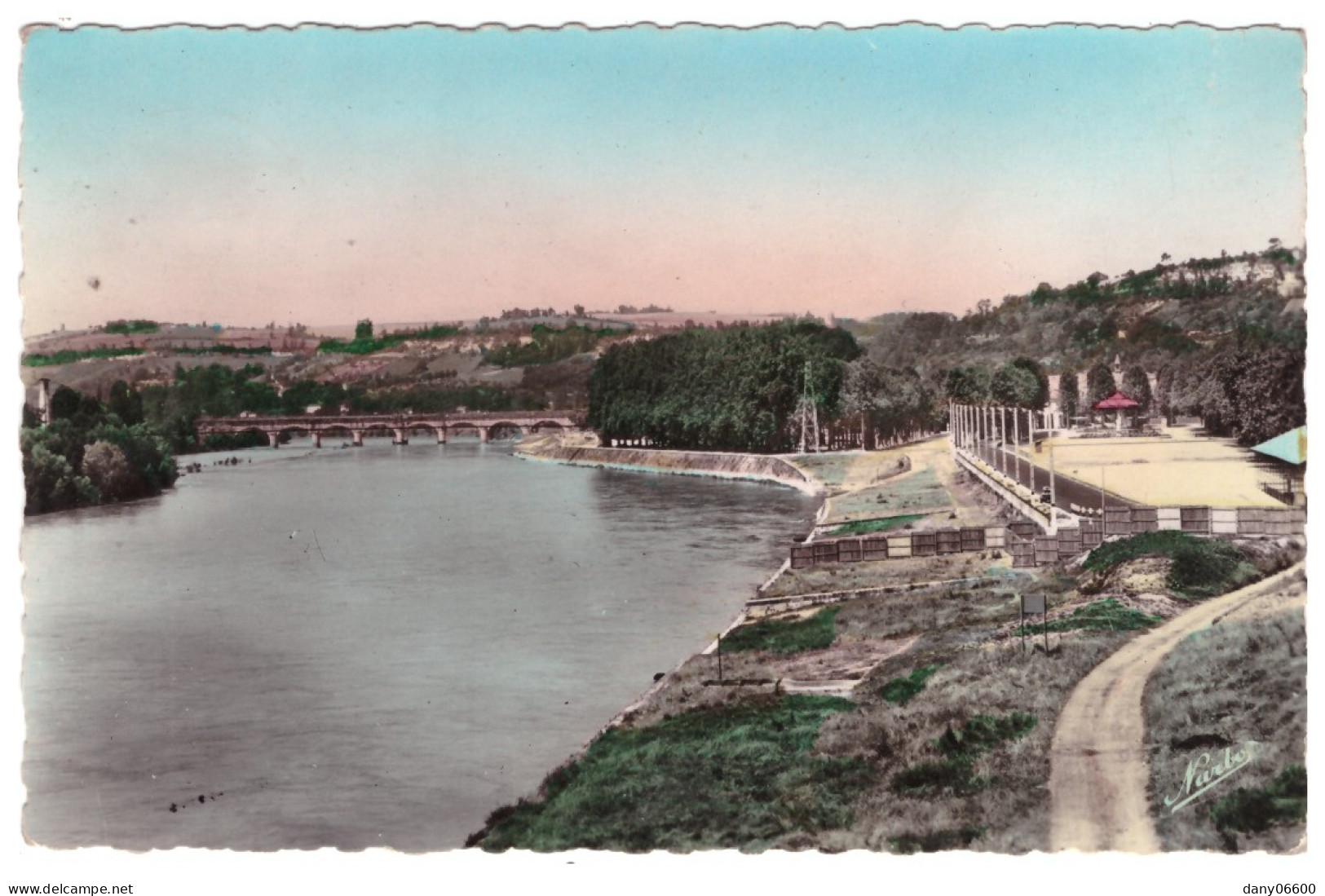 AGEN - Le Pont Canal - Promenade Du Gravier Et Le Vélodrome (carte Photo) - Agen