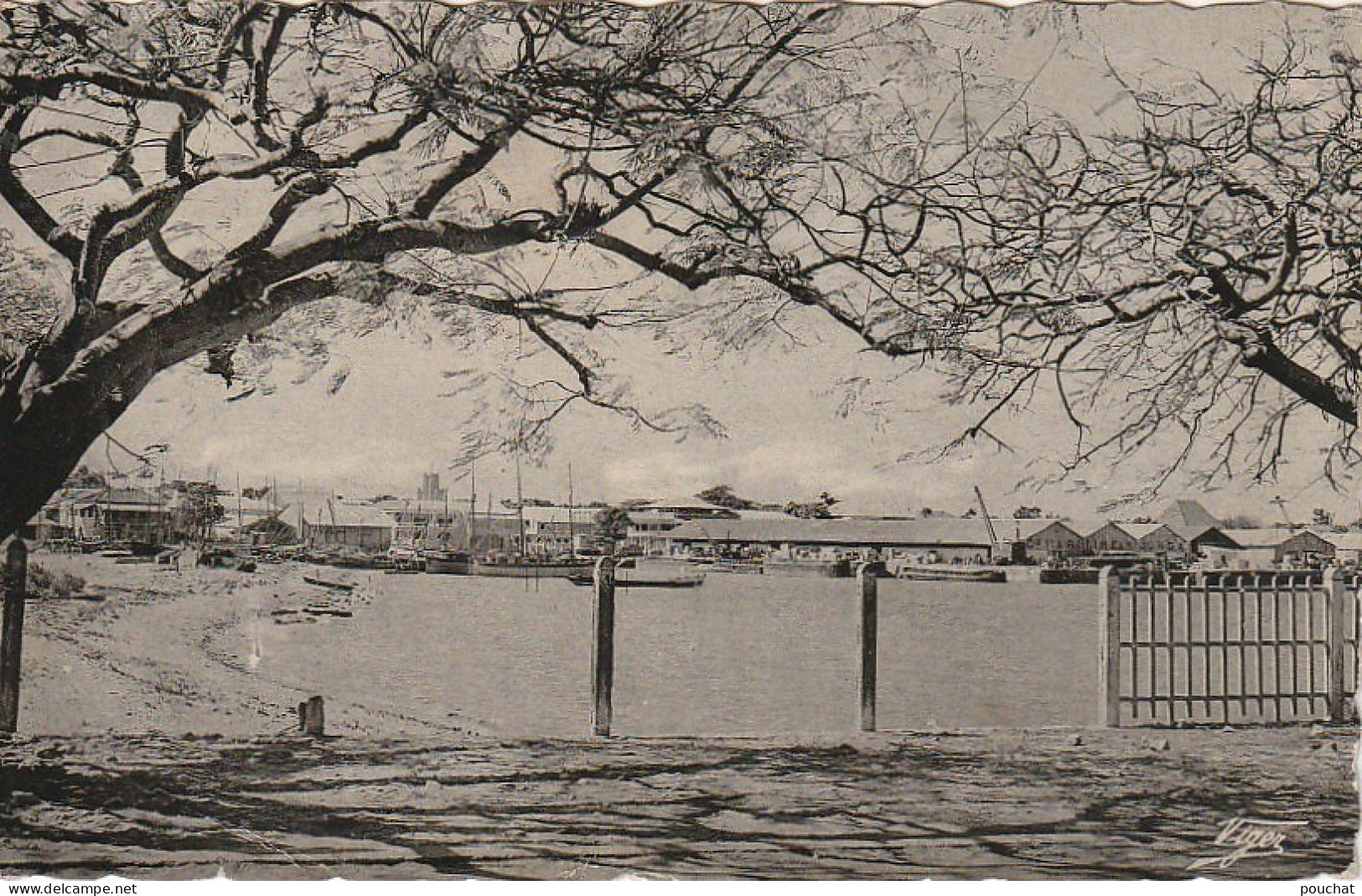 NE 18- MAJUNGA - MADAGASCAR - VUE SUR LES QUAIS - 2 SCANS - Madagascar