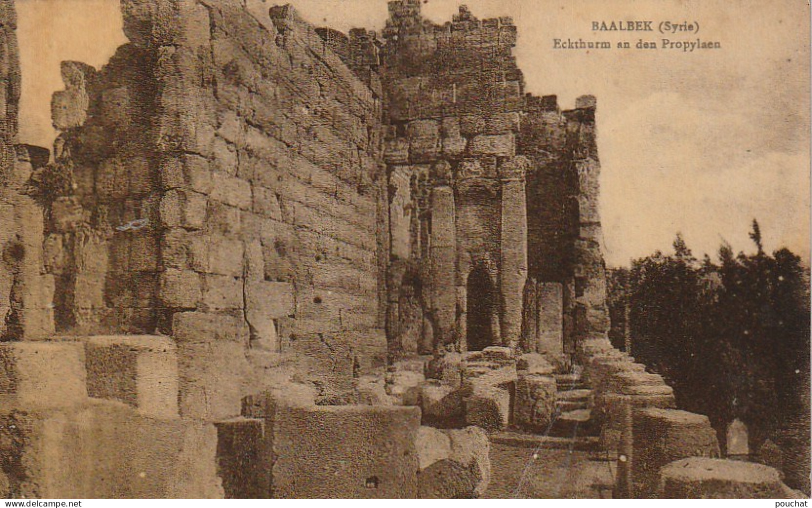 NE 19 - SYRIE - BAALBEK - ECKTHURM AN DEN PROPYLAEN - TEMPLE DE BACCHUS - 2 SCANS  - Syrien