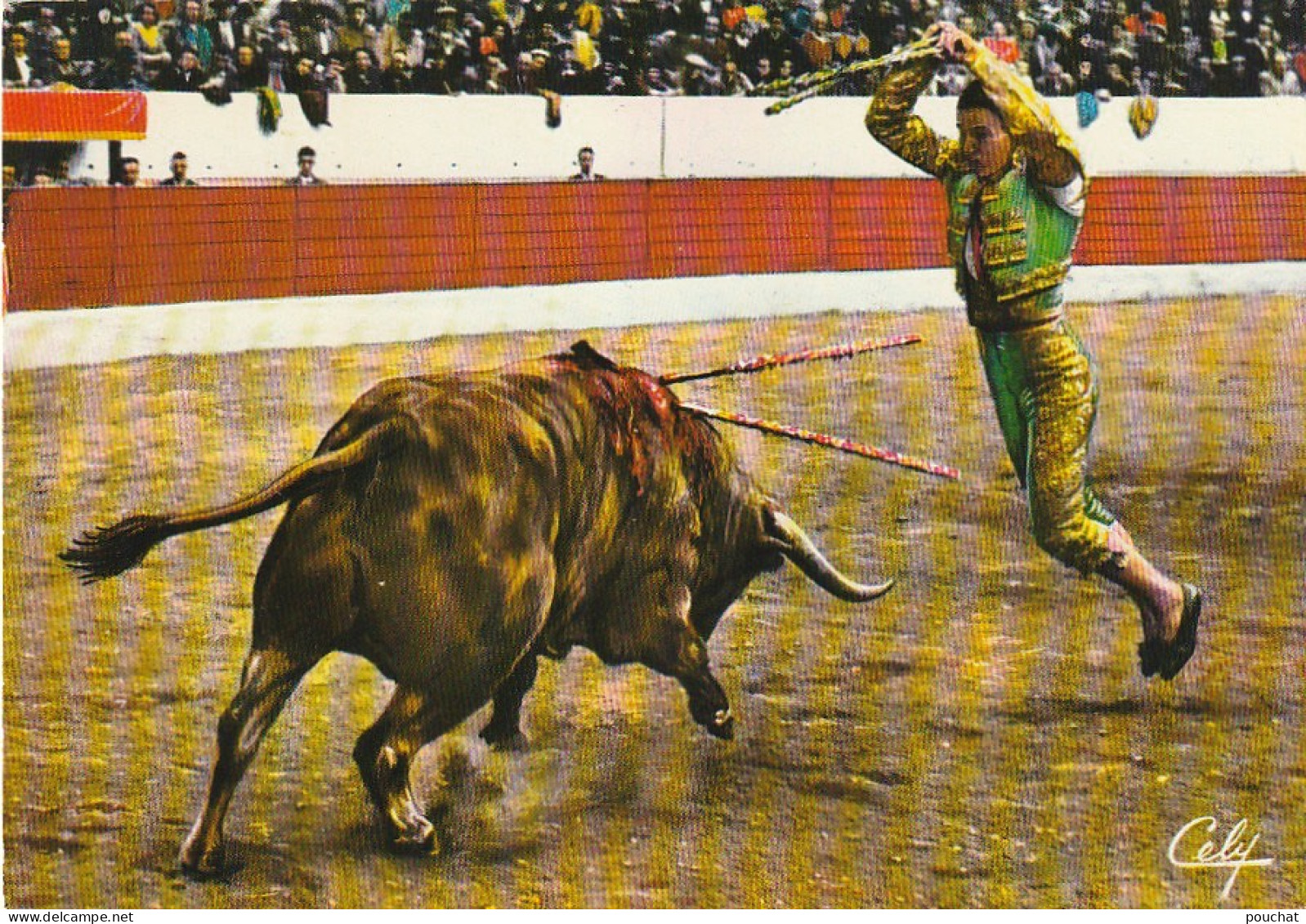 NE 22- CORRIDA - UNE BELLE PAIRE DE BANDERILLES - UN BUEN PAR DE BANDERILLAS - TORERO : GIRON - CARTE COULEURS - 2 SCANS - Corrida