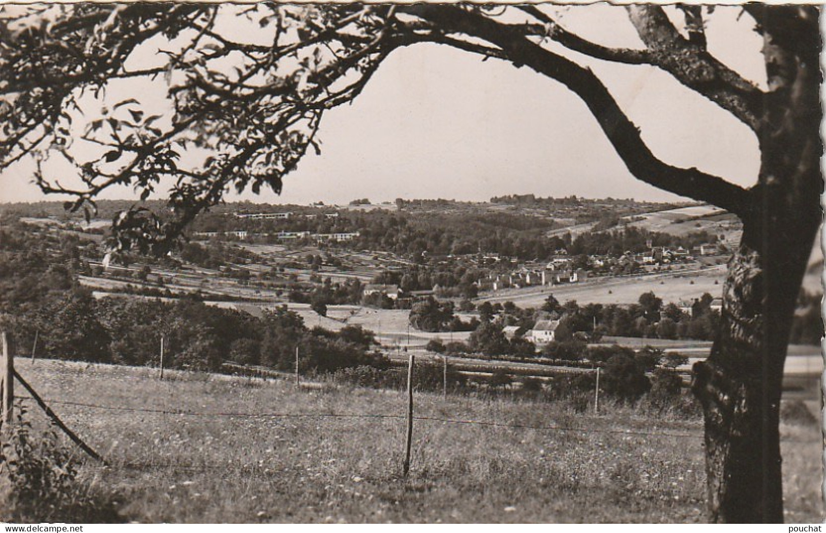 OP 3-(02)  CHARLY SUR MARNE - LA VALLEE DU BAS REZ - AU LOIN , LES SANATORIUMS DE VILLIERS SUR MARNE  -  2 SCANS - Other & Unclassified