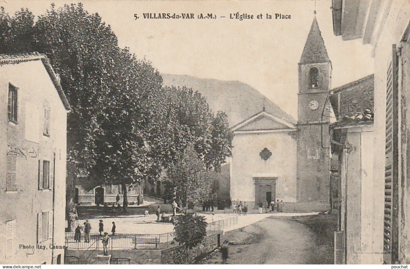 OP 11 -(06) VILLARS DU VAR - L' EGLISE ET LA PLACE - VILLAGEOIS - 2 SCANS - Sonstige & Ohne Zuordnung