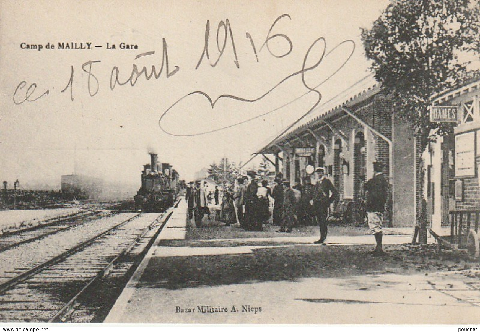 OP 16-(10) CAMP DE MAILLY - LA GARE - VOYAGEURS EN ATTENTE SUR LE QUAI - LOCOMOTIVE - 2 SCANS - Mailly-le-Camp