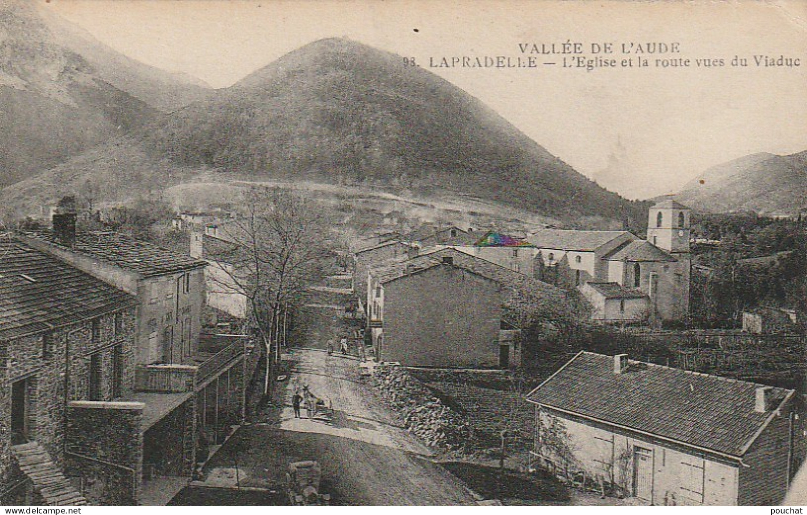 OP 18-(11) LAPRADELLE - L' EGLISE ET LA ROUTE VUES DU VIADUC - HOTEL CAFE - 2 SCANS  - Other & Unclassified