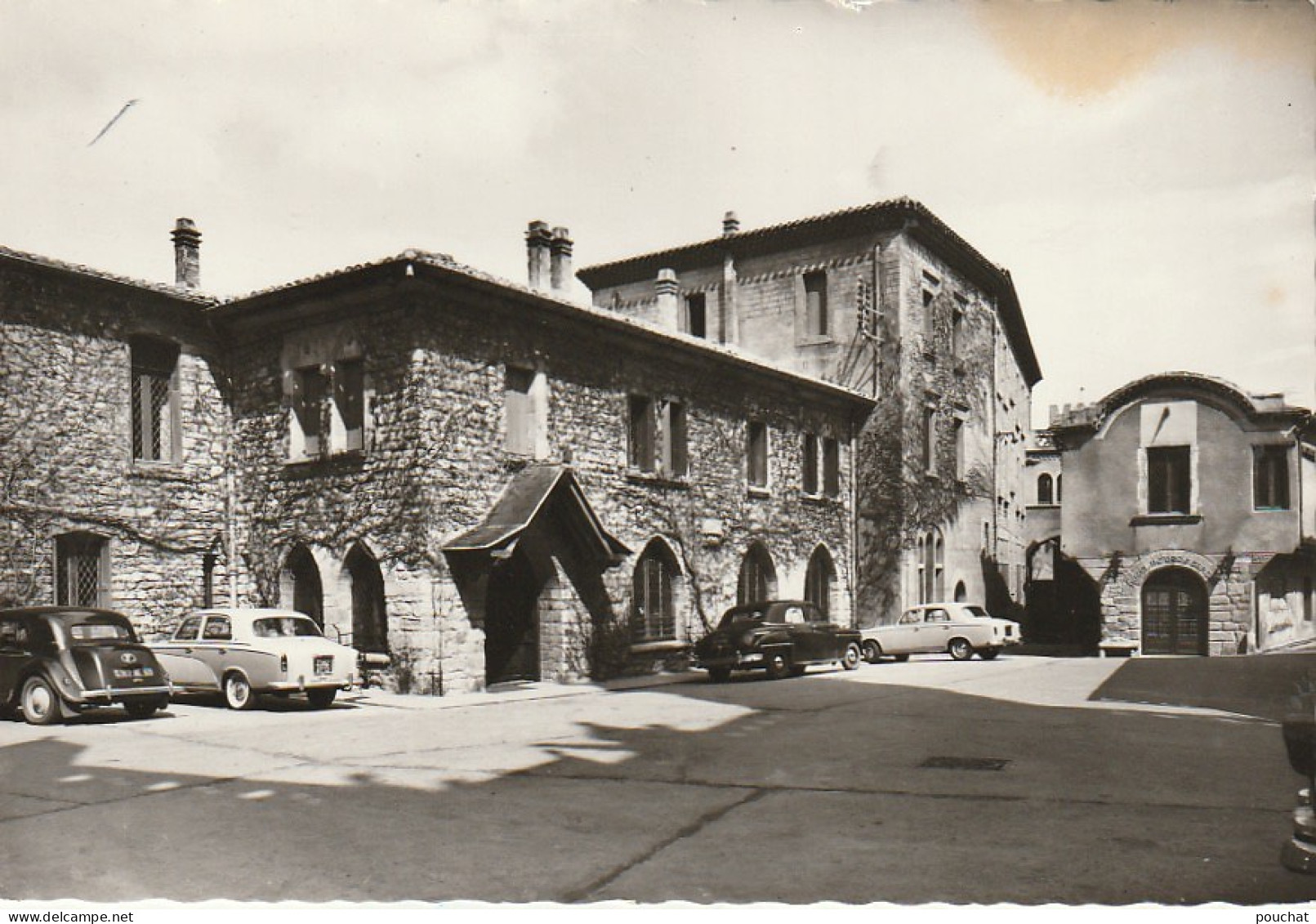 OP 19-(11) CARCASSONNE - GRAND HOTEL DE LA CITE ET HOTEL DAME CARCAS - AUTOMOBILES - 2 SCANS - Carcassonne