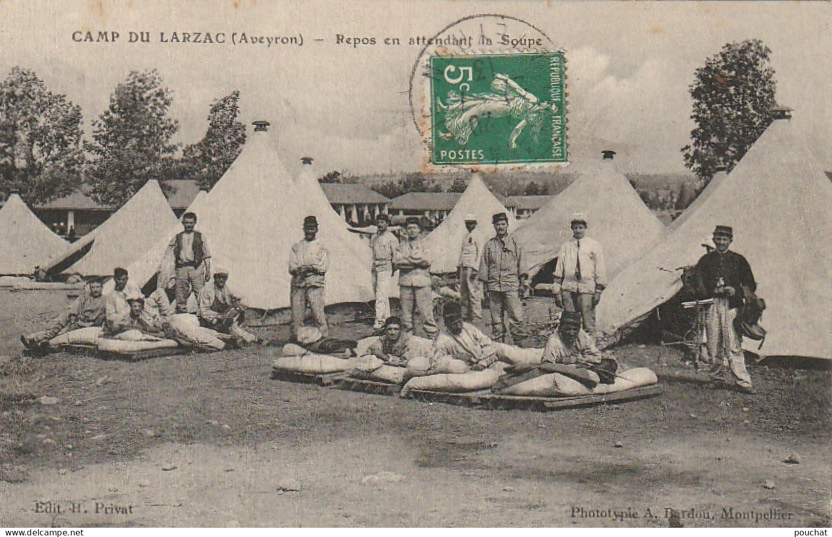 OP 20-(12) CAMP DU LARZAC - REPOS EN ATTENDANT LA SOUPE  - SOLDATS , CAMPEMENT- 2 SCANS - La Cavalerie