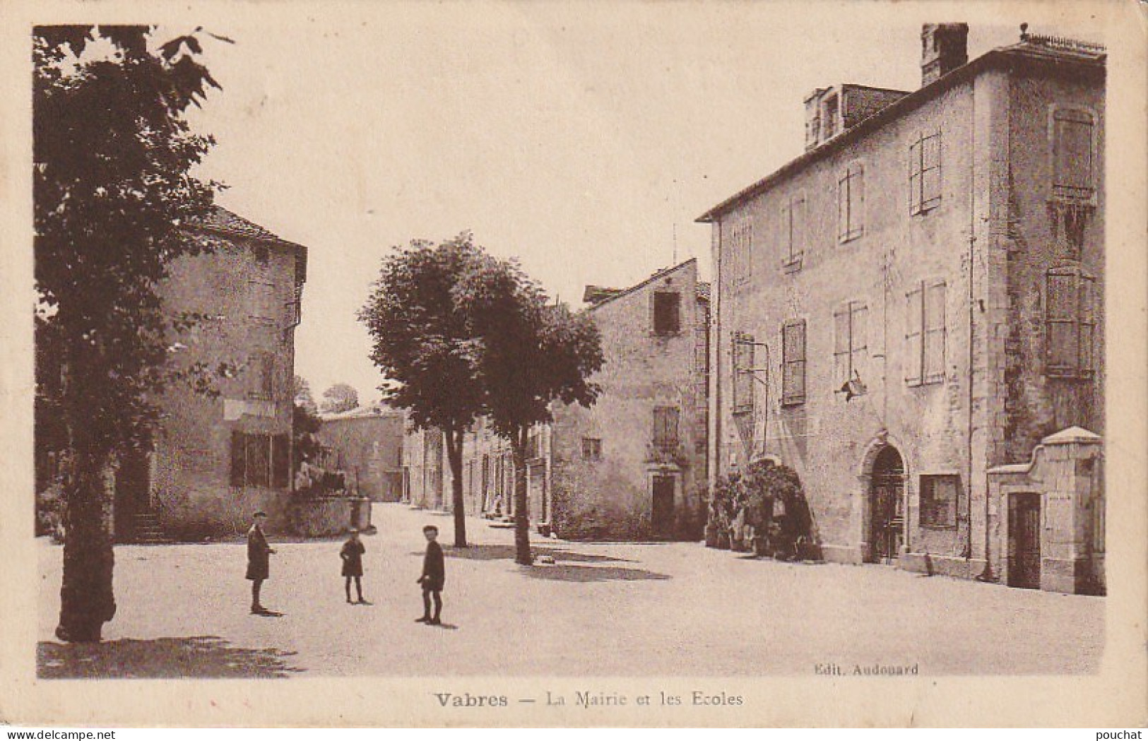 OP 20-(12) VABRES - LA MAIRIE ET LES ECOLES - 2 SCANS - Vabres