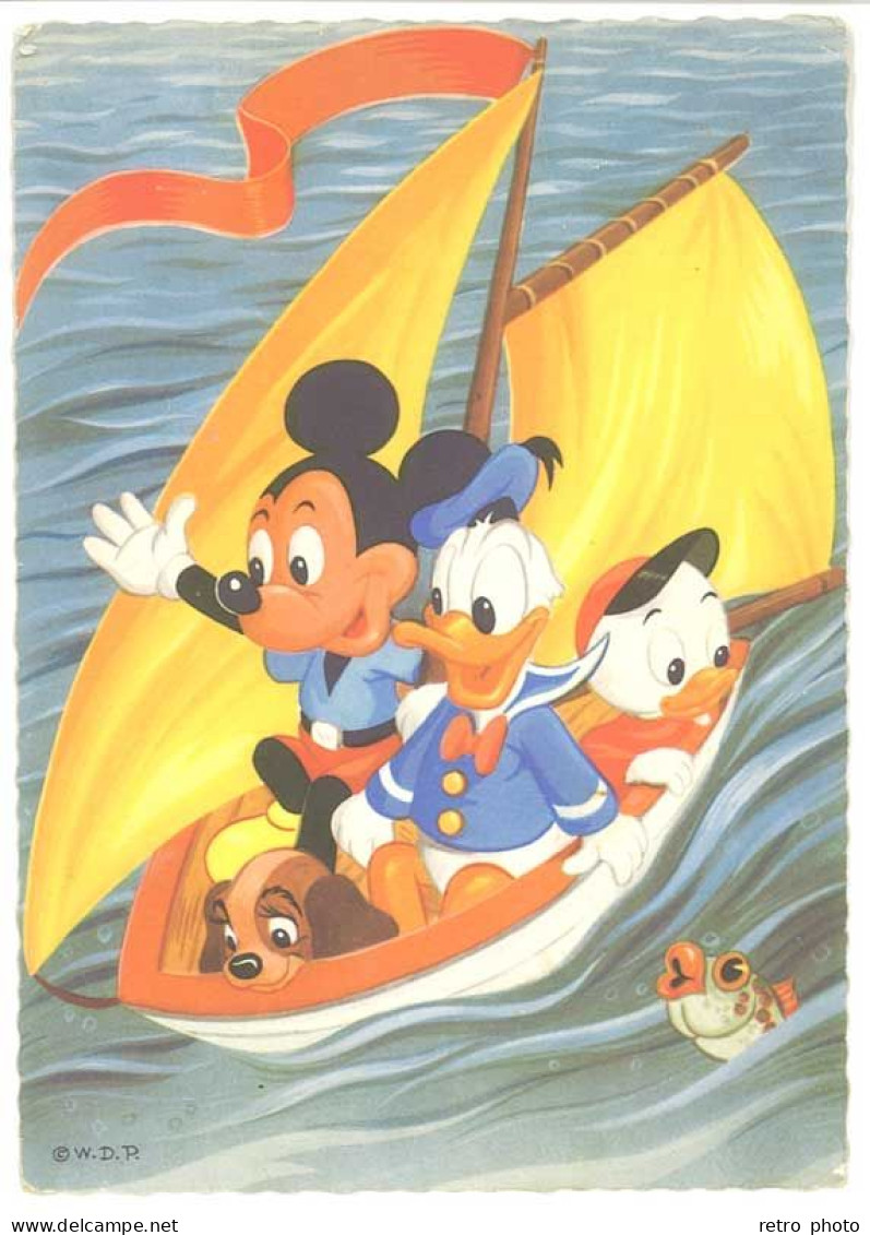 Cpsm Walt Disney - Mickey, Donald Dans Bateau / Voilier    (ILL) - Sonstige & Ohne Zuordnung