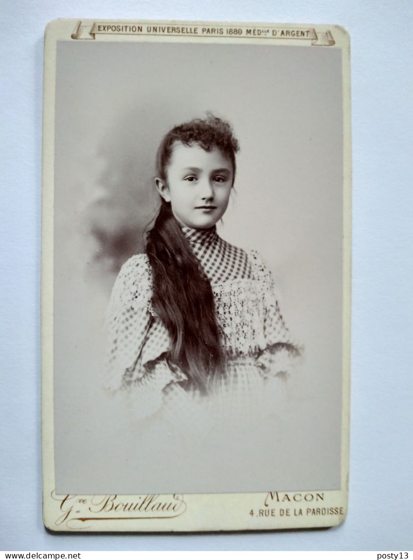 CDV Très Jeune Fille Longue Chevelure Robe Dentelles - 1888 - Photo BOUILLAUD, MÂCON TBE - Old (before 1900)