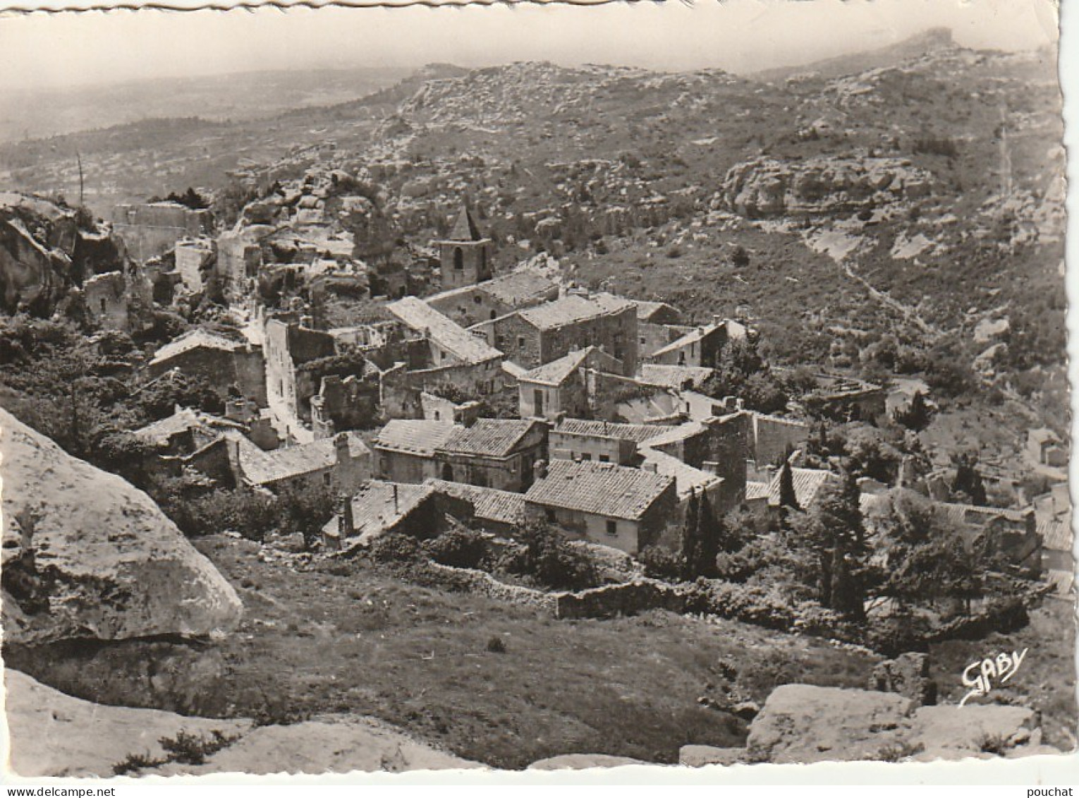 PE 2-(13) LES BAUX - VUE GENERALE DU VILLAGE - 2 SCANS - Les-Baux-de-Provence