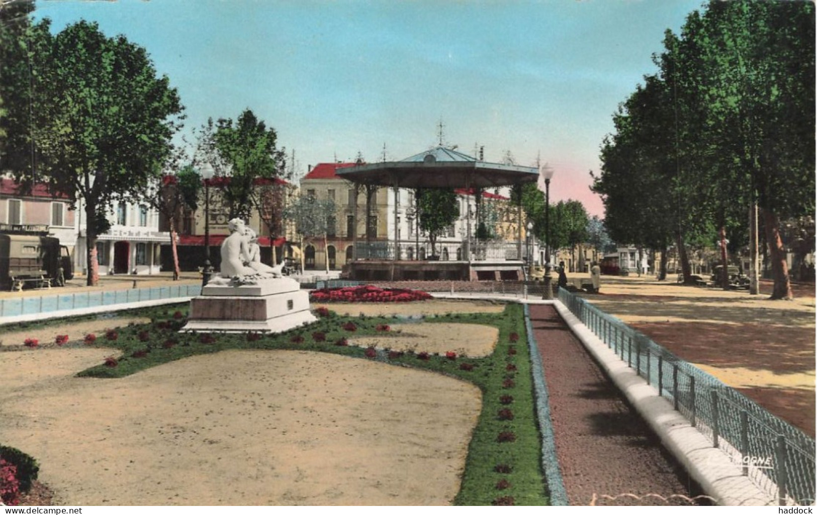 MARMANDE : LA PLACE GAMBETTA - Marmande