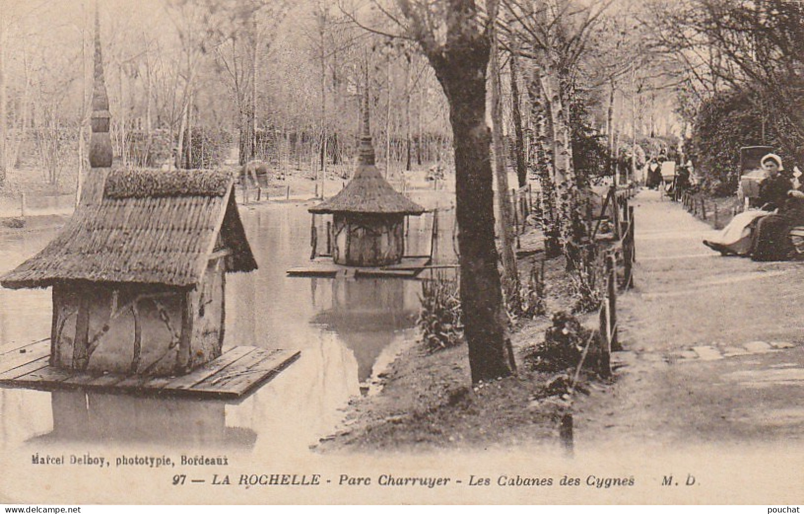 PE 9-(17) LA ROCHELLE - PARC CHARRUYER - LES CABANES DES CYGNES - 2 SCANS - La Rochelle