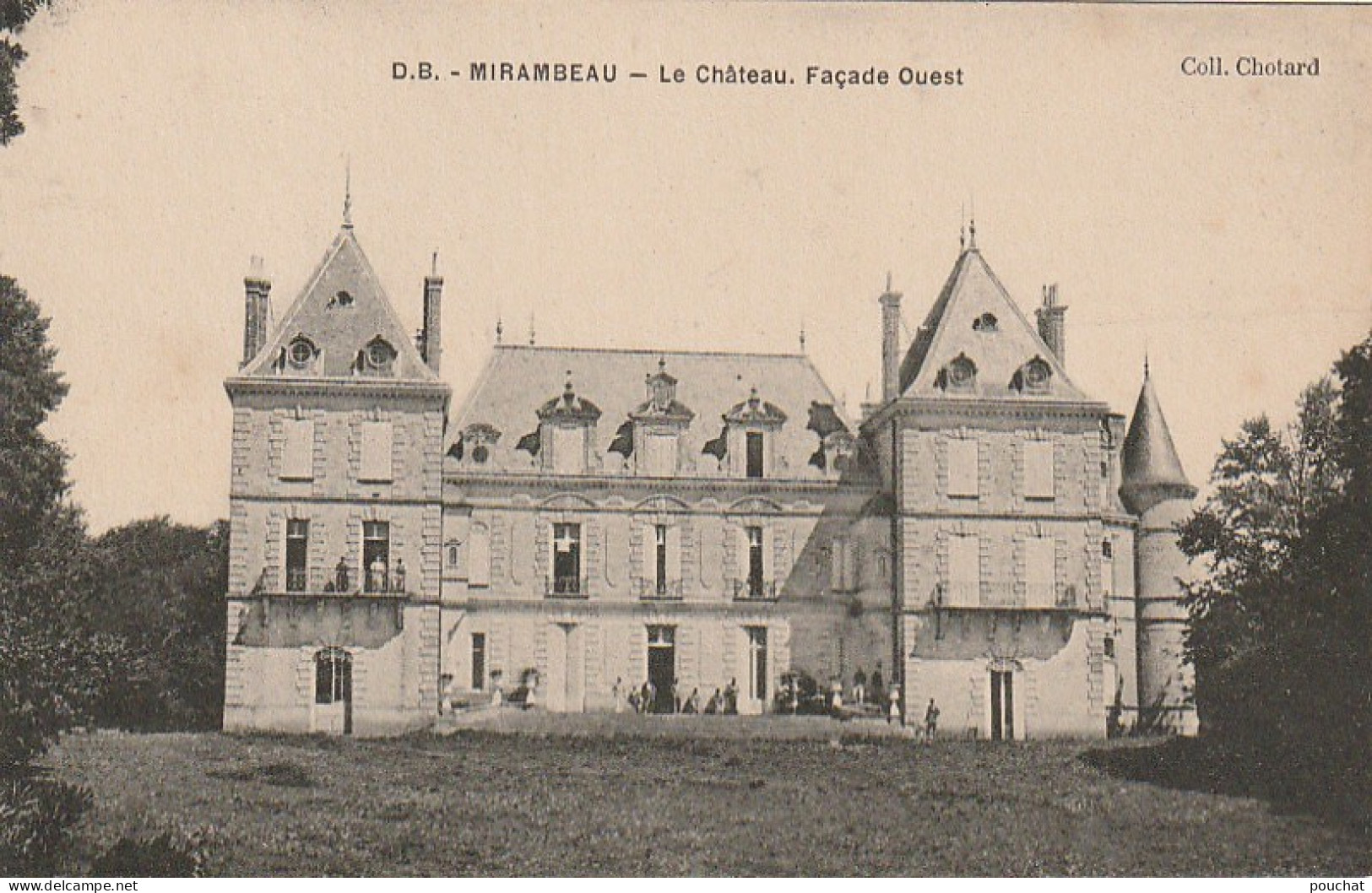 PE 10-(17) MIRAMBEAU - LE  CHATEAU , FACADE OUEST - MILITAIRES - 2 SCANS - Mirambeau