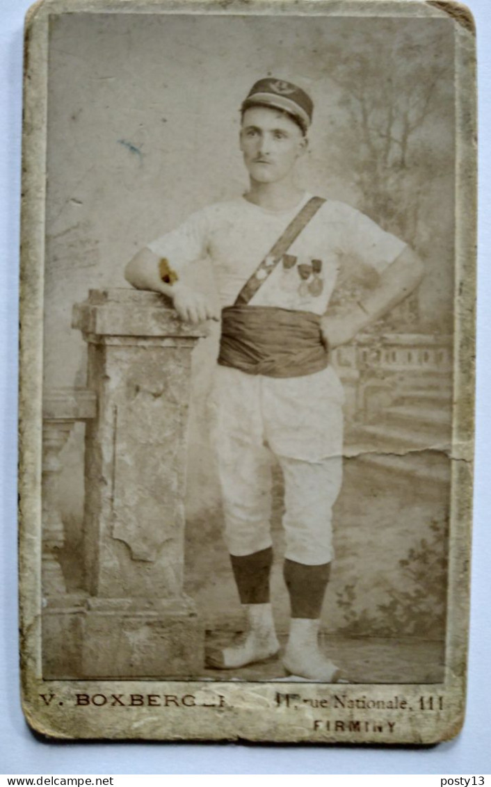 CDV Sportif GYMNASTE Plusieurs Médailles - Champion De France (?) - Photo Boxberger, Firminy - État Correct - Sporten