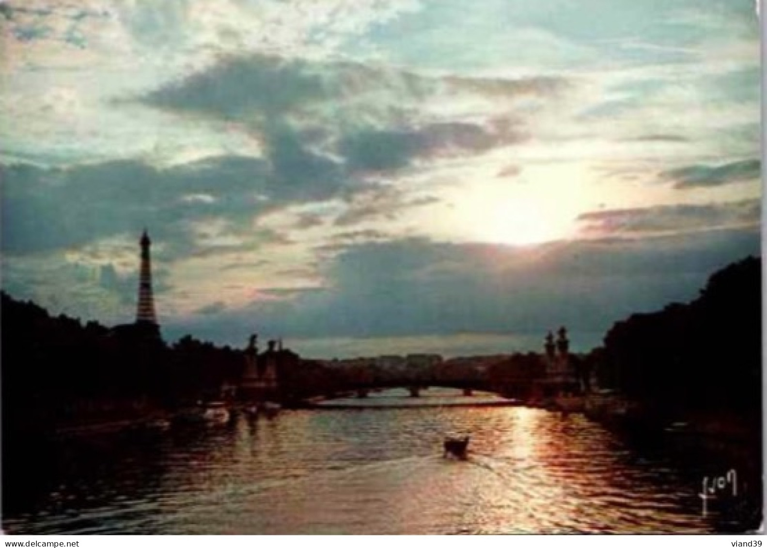 PARIS. -  Coucher De Soleil Sur La Seine.     Non Circulée. - El Sena Y Sus Bordes