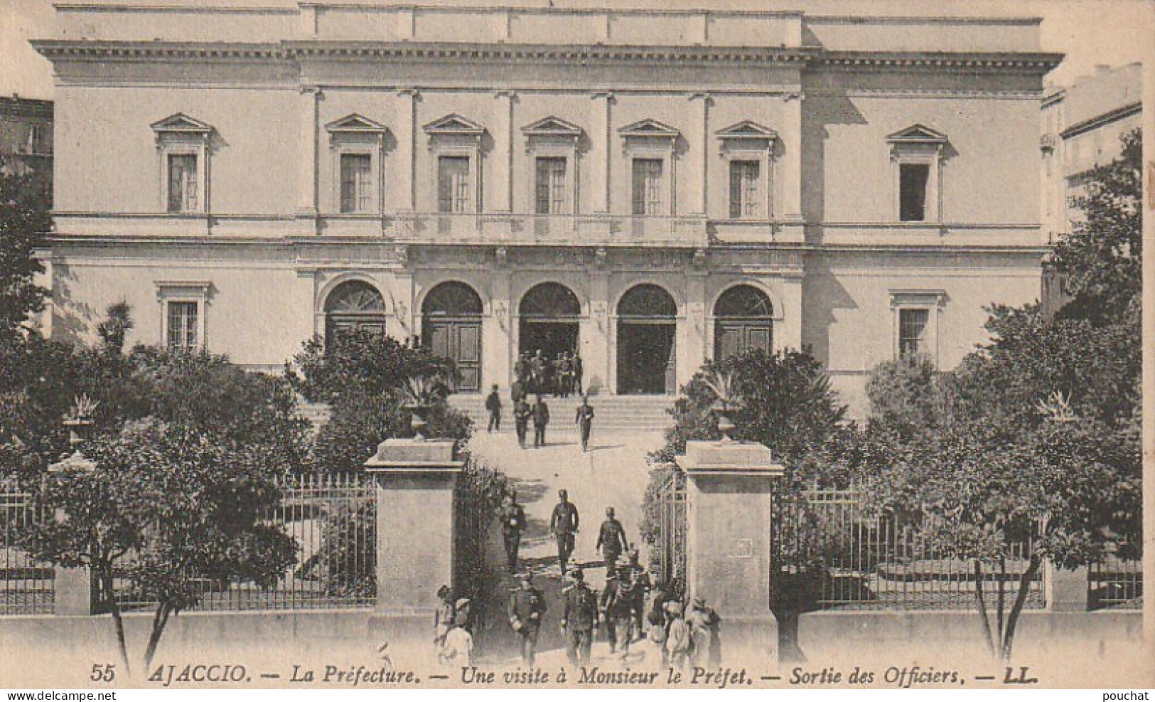 PE 16-(20) AJACCIO - LA PREFECTURE - UNE VISITE A MONSIEUR LE PREFET - SORTIE DES OFFICIERS - 2 SCANS - Ajaccio