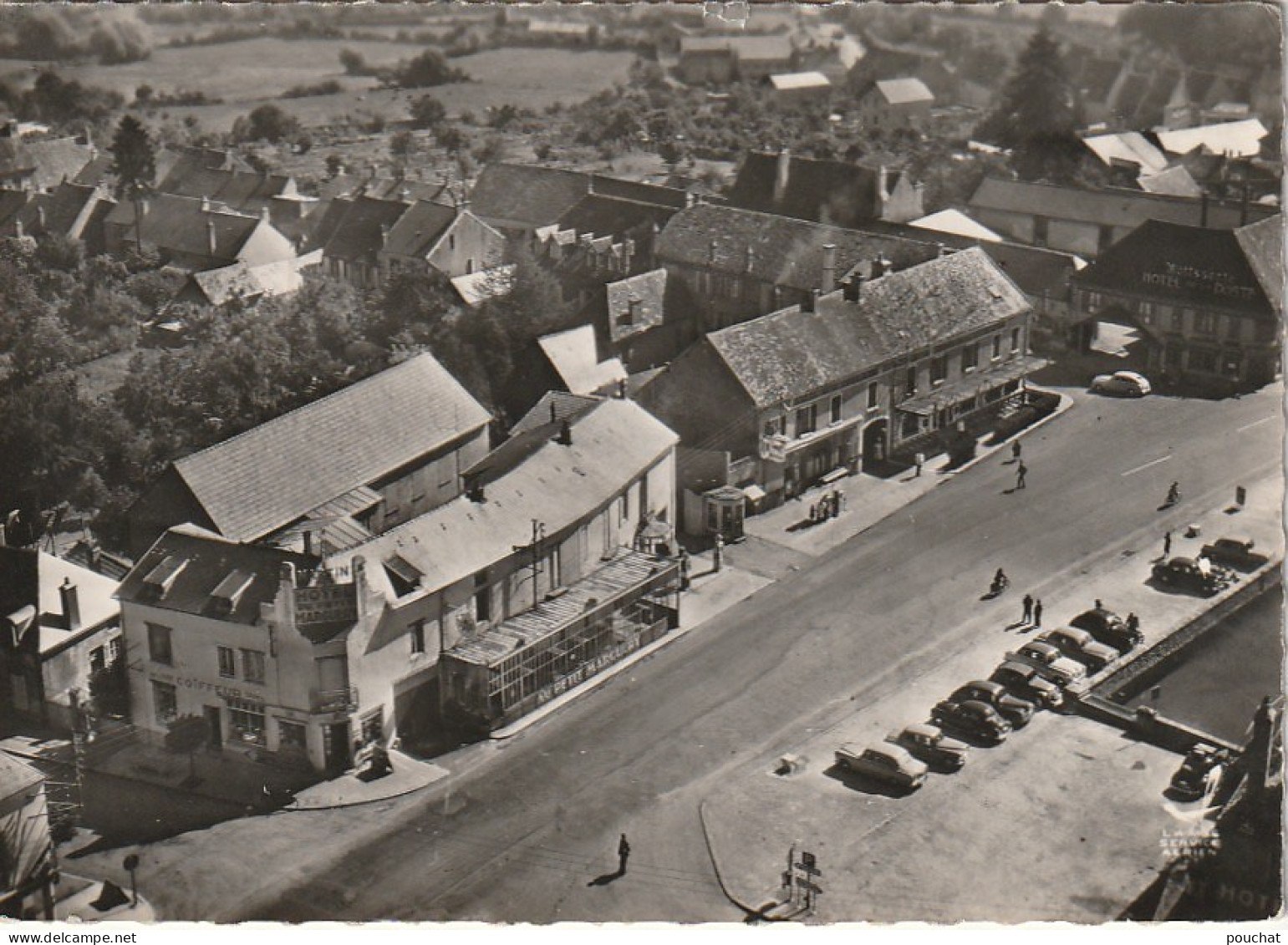 PE 21-(21) SAULIEU - RUE D' ARGENTINE - LES HOTELS - VUE AERIENNE  - 2 SCANS - Saulieu