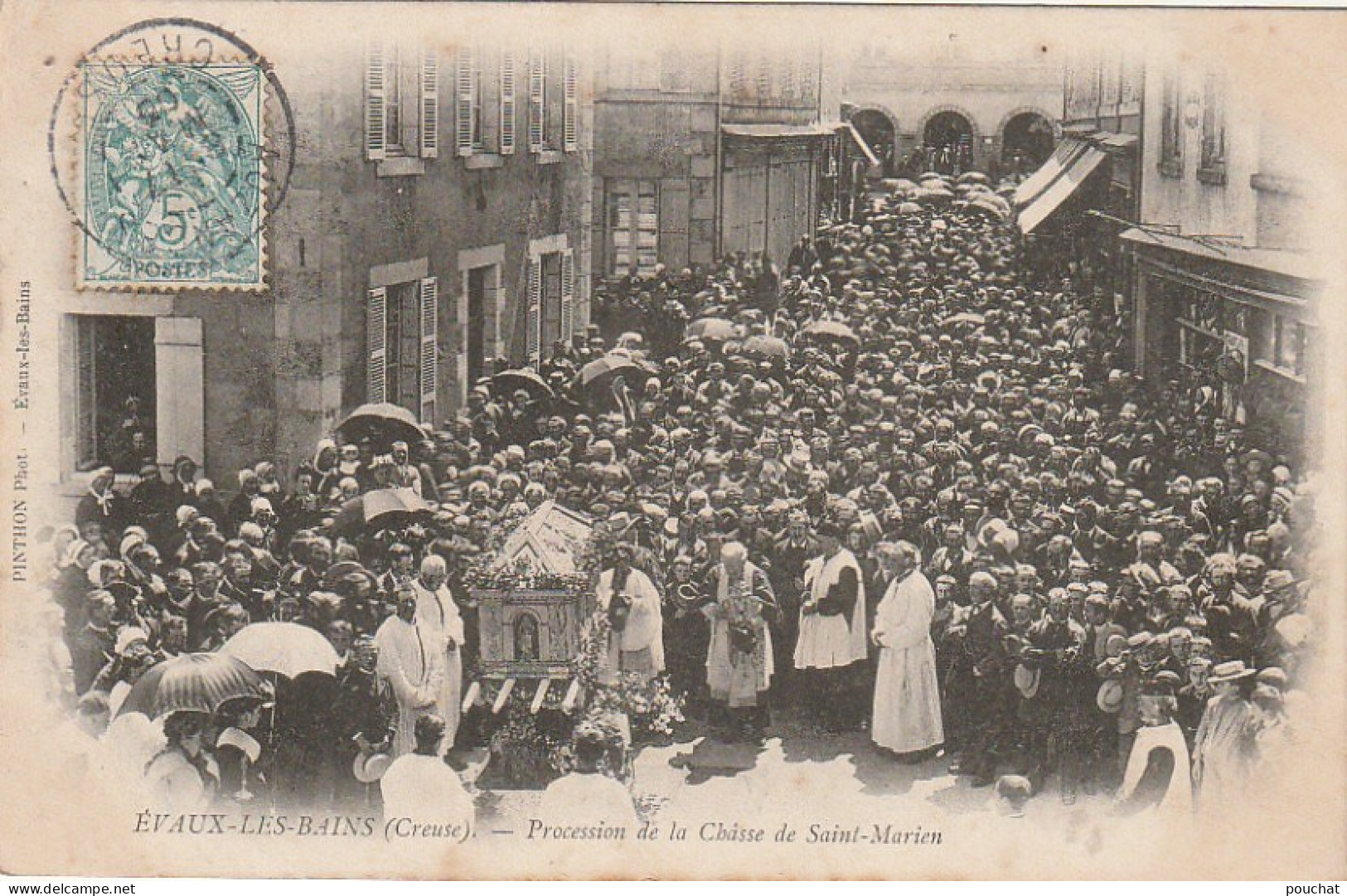 PE 24 -(23) EVAUX LES BAINS - PROCESSION DE LA CHASSE DE SAINT MARIEN - ECCLESIASTIQUES , FIDELES   - 2 SCANS - Evaux Les Bains