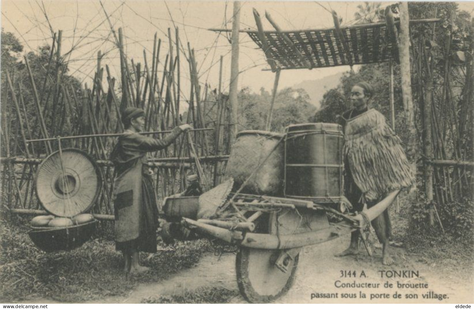 Transport Brouette En Bois Avec Roue Pleine Impermeable En Feuilles Wooden Wheelbarrow - Sonstige & Ohne Zuordnung