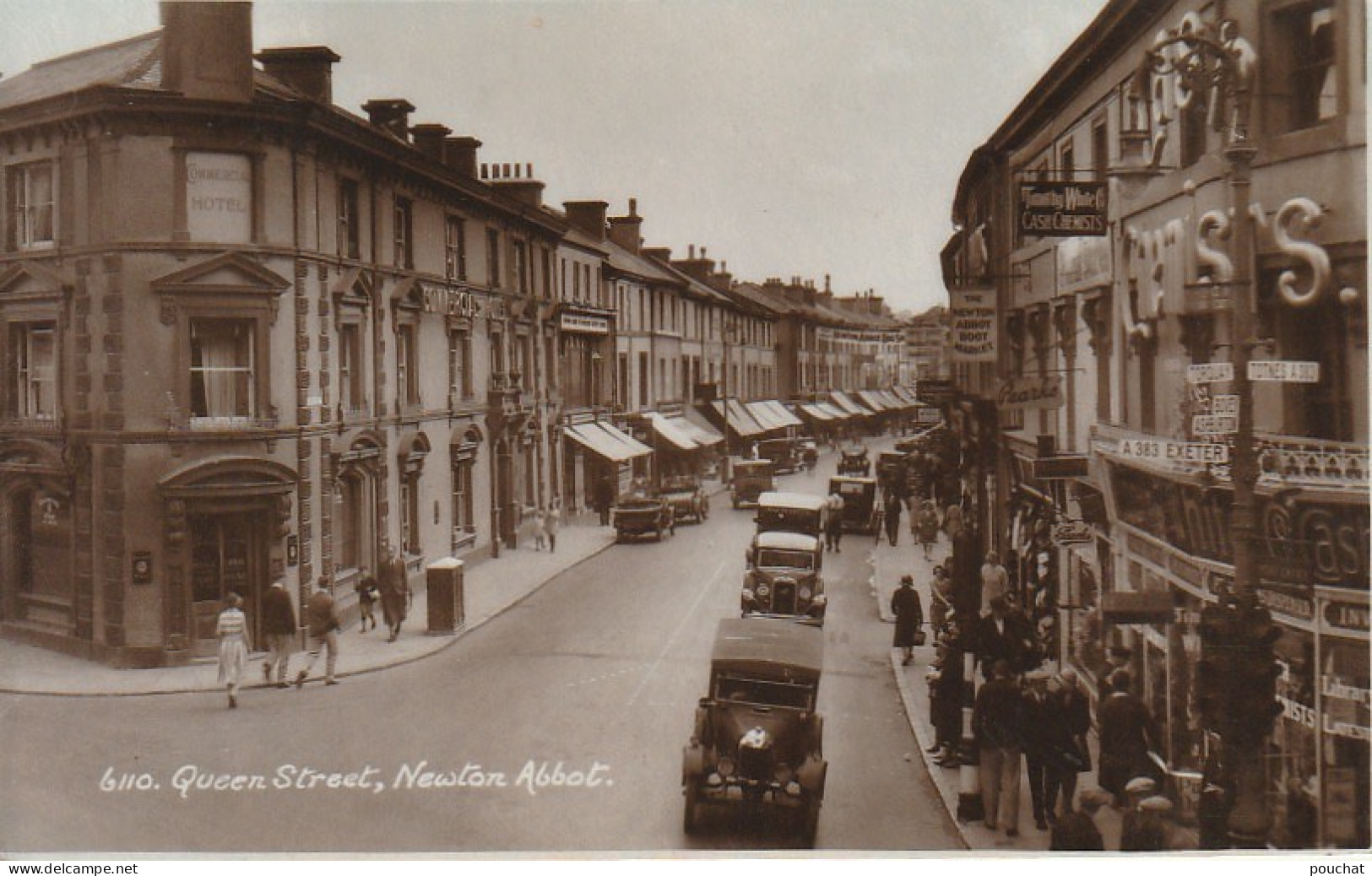 OP Nw34- NEWTON ABBOT ( ENGLAND ) - QUEEN STREET - CARS - 2 SCANS - Sonstige & Ohne Zuordnung