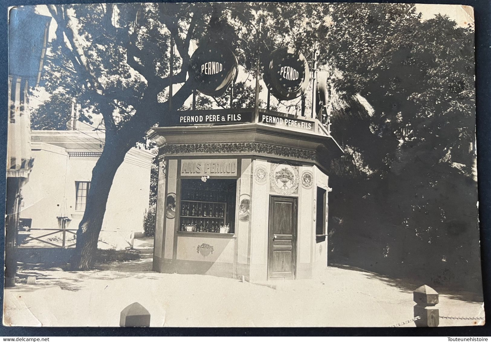 CARTE PHOTO ORIGINALE Anis Pub Marseille ( 13 )   Kiosque Pernod Publicité Pastis 17 X 11 Cm   ( Ref D19 ) - Professions