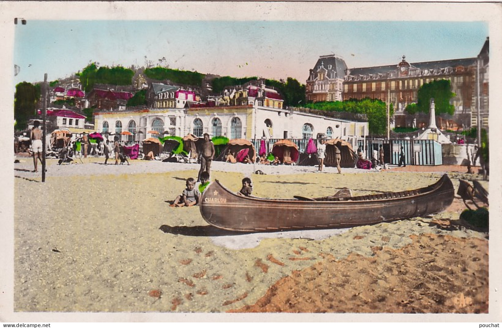 MO 30-(14) HOULGATE - LA PLAGE DEVANT LE CASINO ET LE BOIS DE BOULOGNE - ANIMATION - Houlgate