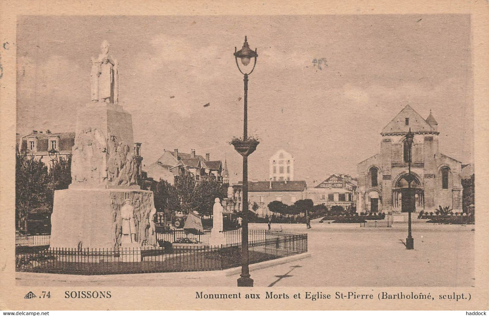 SOISSONS : MONUMENT AUX PORTS ET EGLISE SAINT PIERRE - Soissons