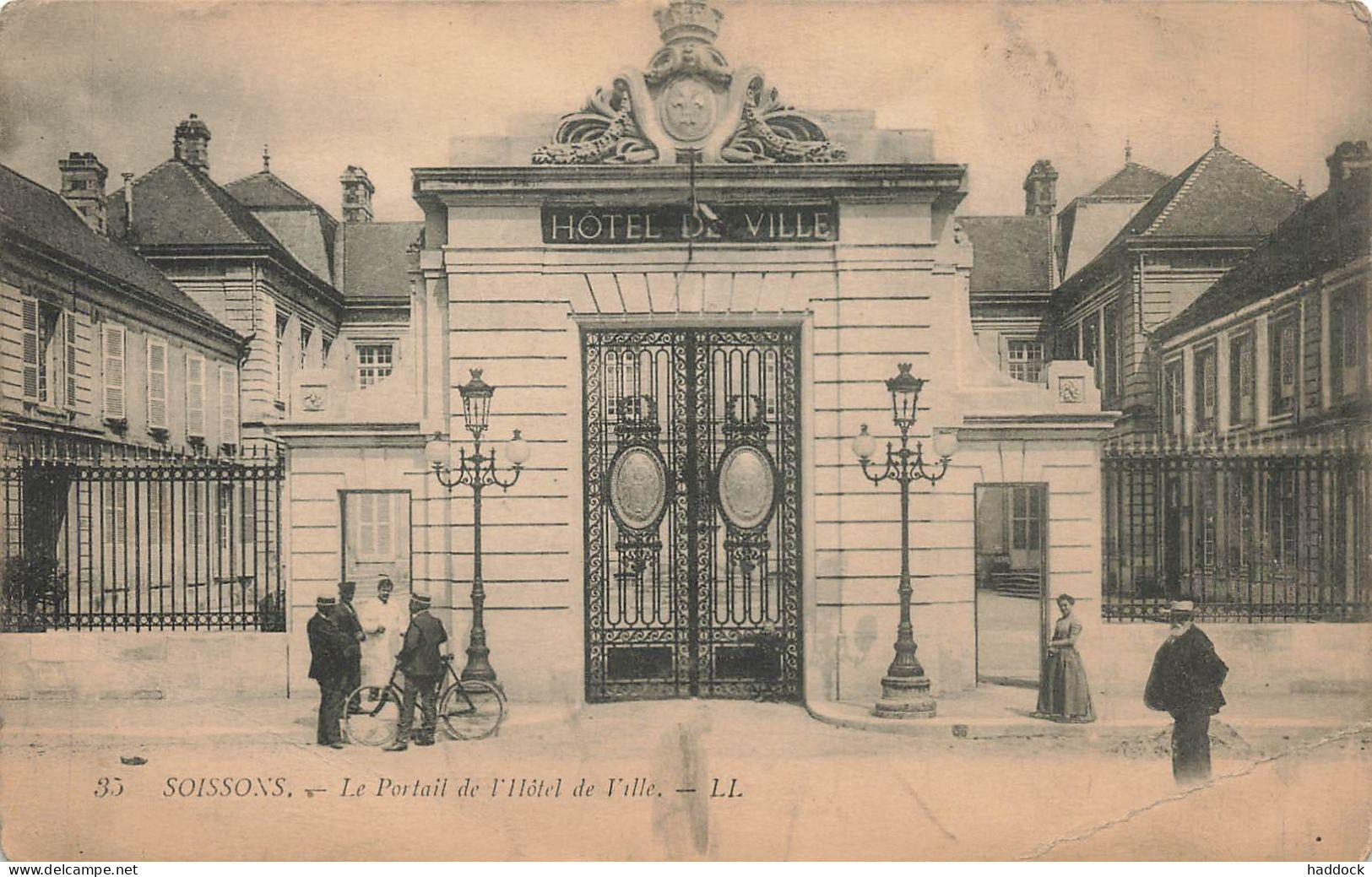 SOISSONS : LE PORTAIL DE L'HOTEL DE VILLE - Soissons