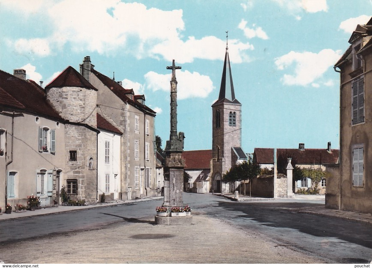 OP 42-(21) BAIGNEUX LES JUIFS - LA PLACE ET L'EGLISE - Sonstige & Ohne Zuordnung