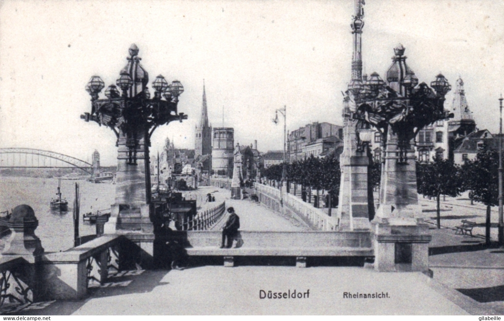 DUSSELDORF - Rheinansicht - Duesseldorf