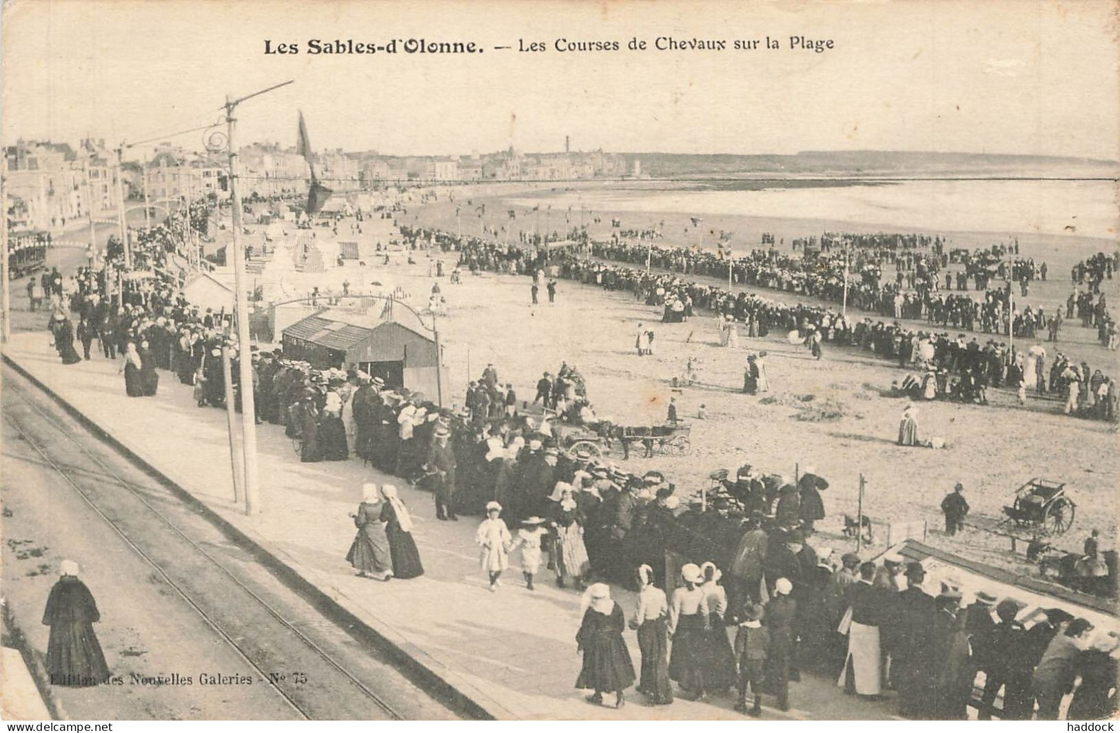 LES SABLES D'OLONNE : LES COURSES DE CHEVAUX SUR LA PLAGE - Sables D'Olonne